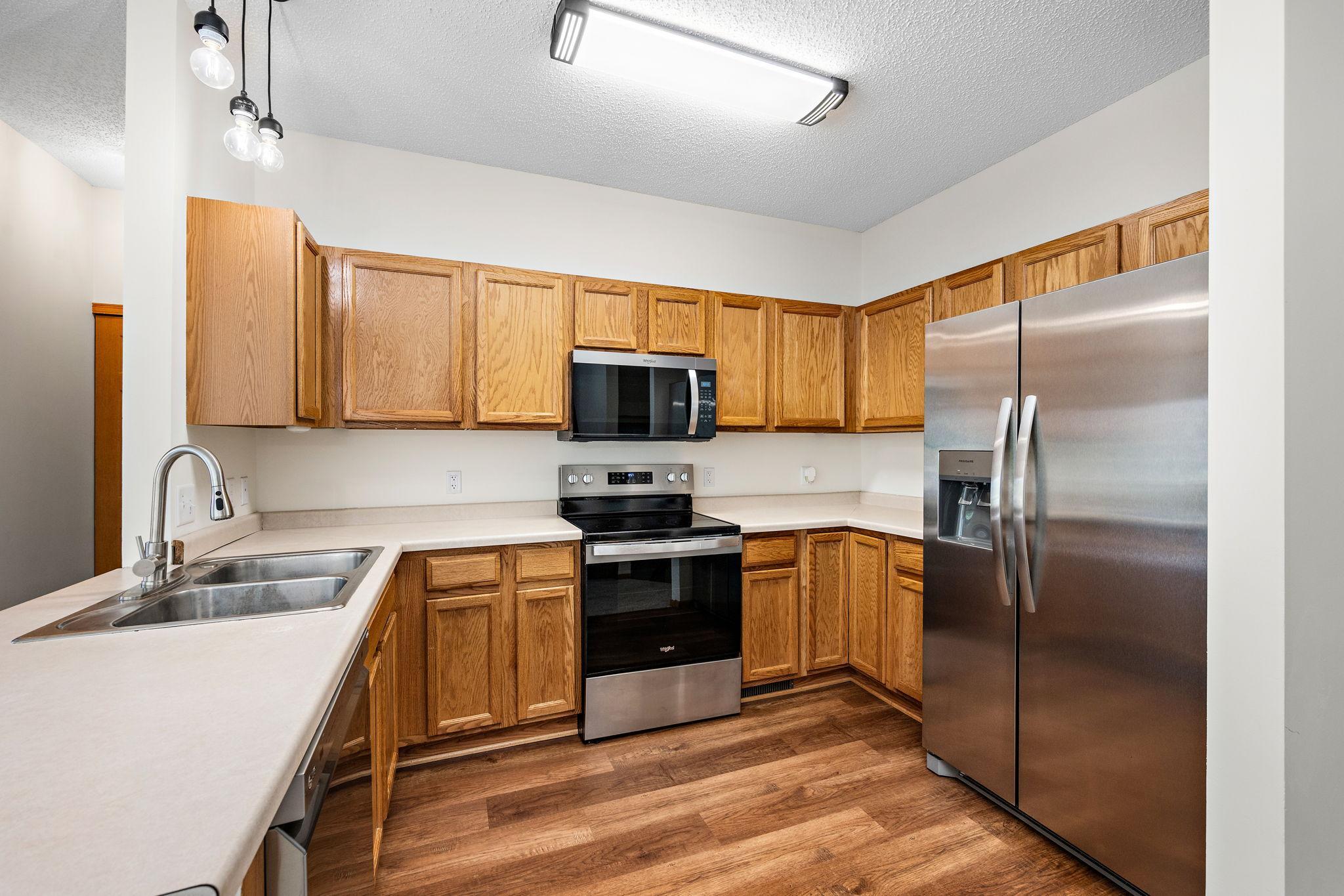 View of Residential at 18275 Kerrville Trail #402, Lakeville MN 55044, Lakeville (11 of 23) - Mike Wilen | Minnesota Team Real Estate