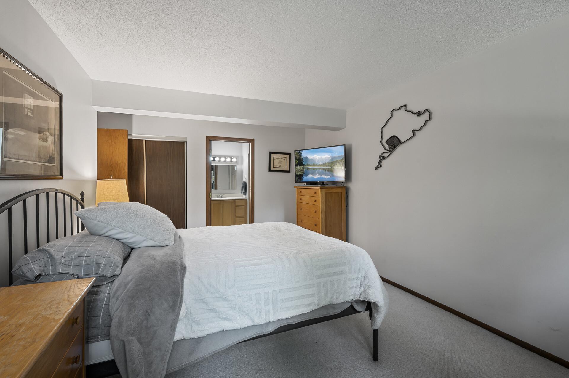 View of Residential at 8948 Neill Lake Road #155E, Eden Prairie MN 55347, Eden Prairie (28 of 41) - Mike Wilen | Minnesota Team Real Estate