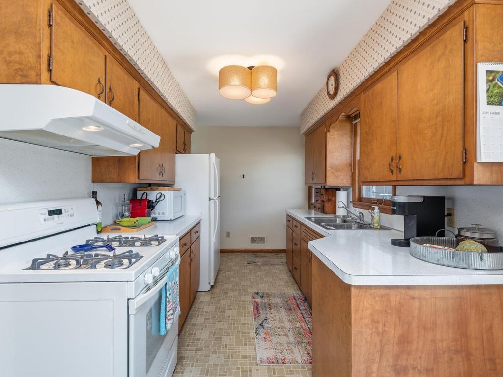View of Residential at 948 Main Street, Shakopee MN 55379, Shakopee (17 of 31) - Mike Wilen | Minnesota Team Real Estate