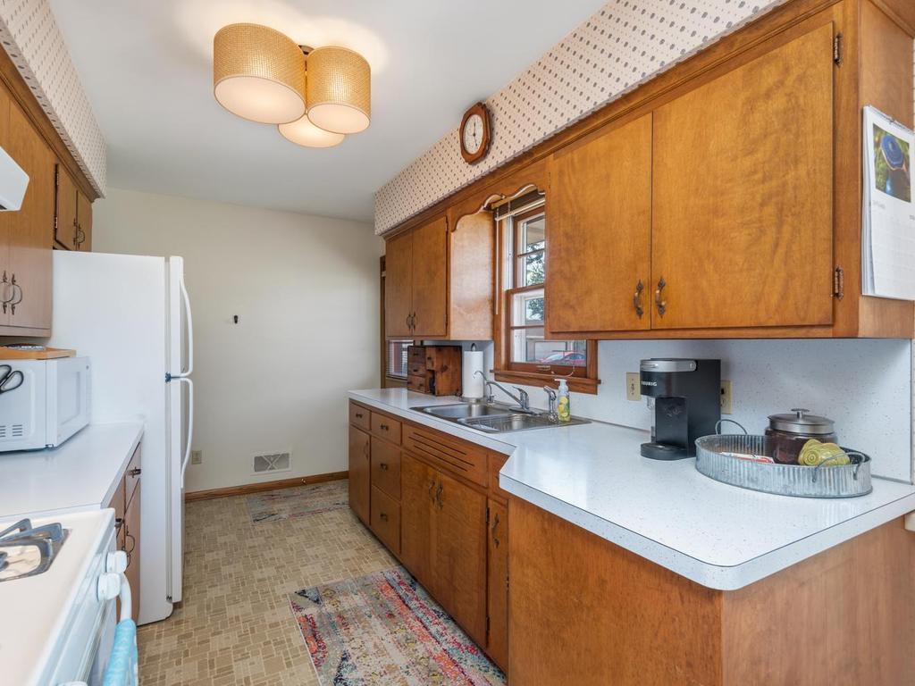 View of Residential at 948 Main Street, Shakopee MN 55379, Shakopee (16 of 31) - Mike Wilen | Minnesota Team Real Estate