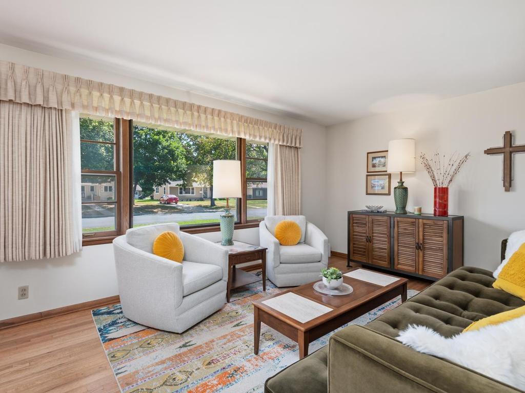 View of Residential at 948 Main Street, Shakopee MN 55379, Shakopee (9 of 31) - Mike Wilen | Minnesota Team Real Estate