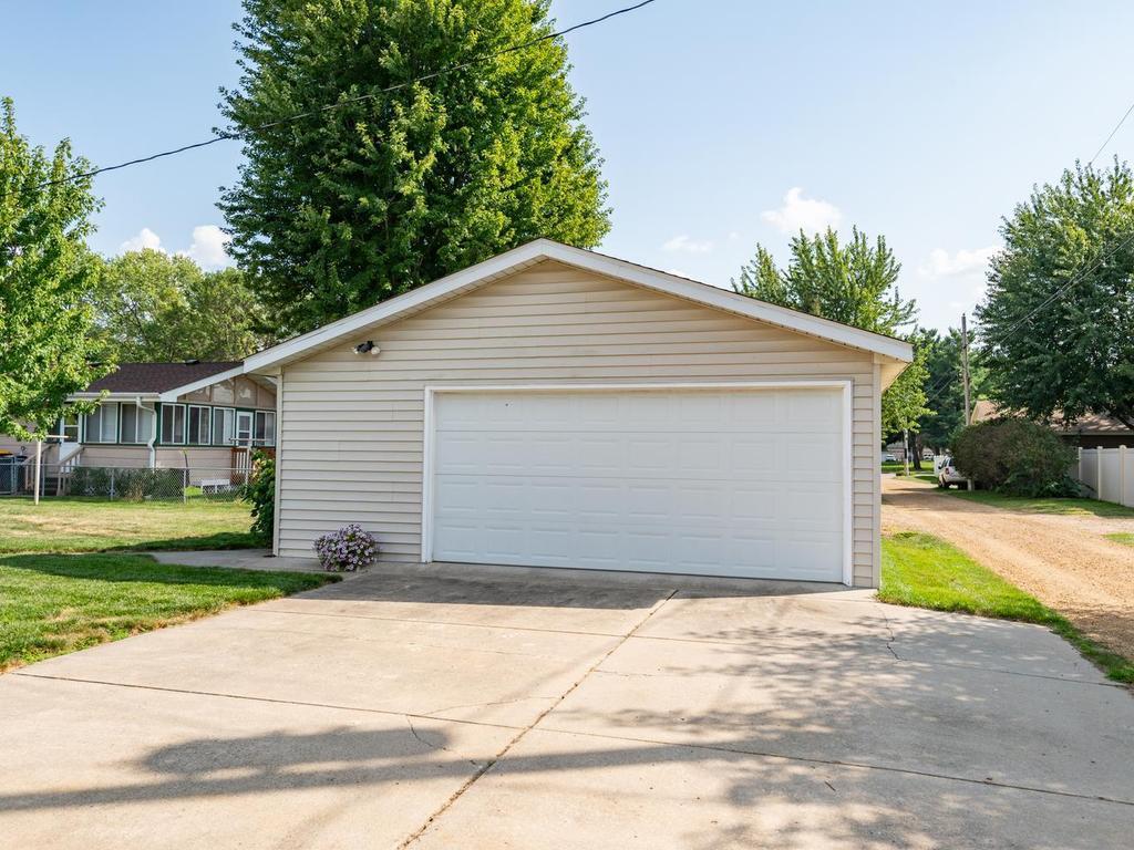 View of Residential at 948 Main Street, Shakopee MN 55379, Shakopee (2 of 31) - Mike Wilen | Minnesota Team Real Estate