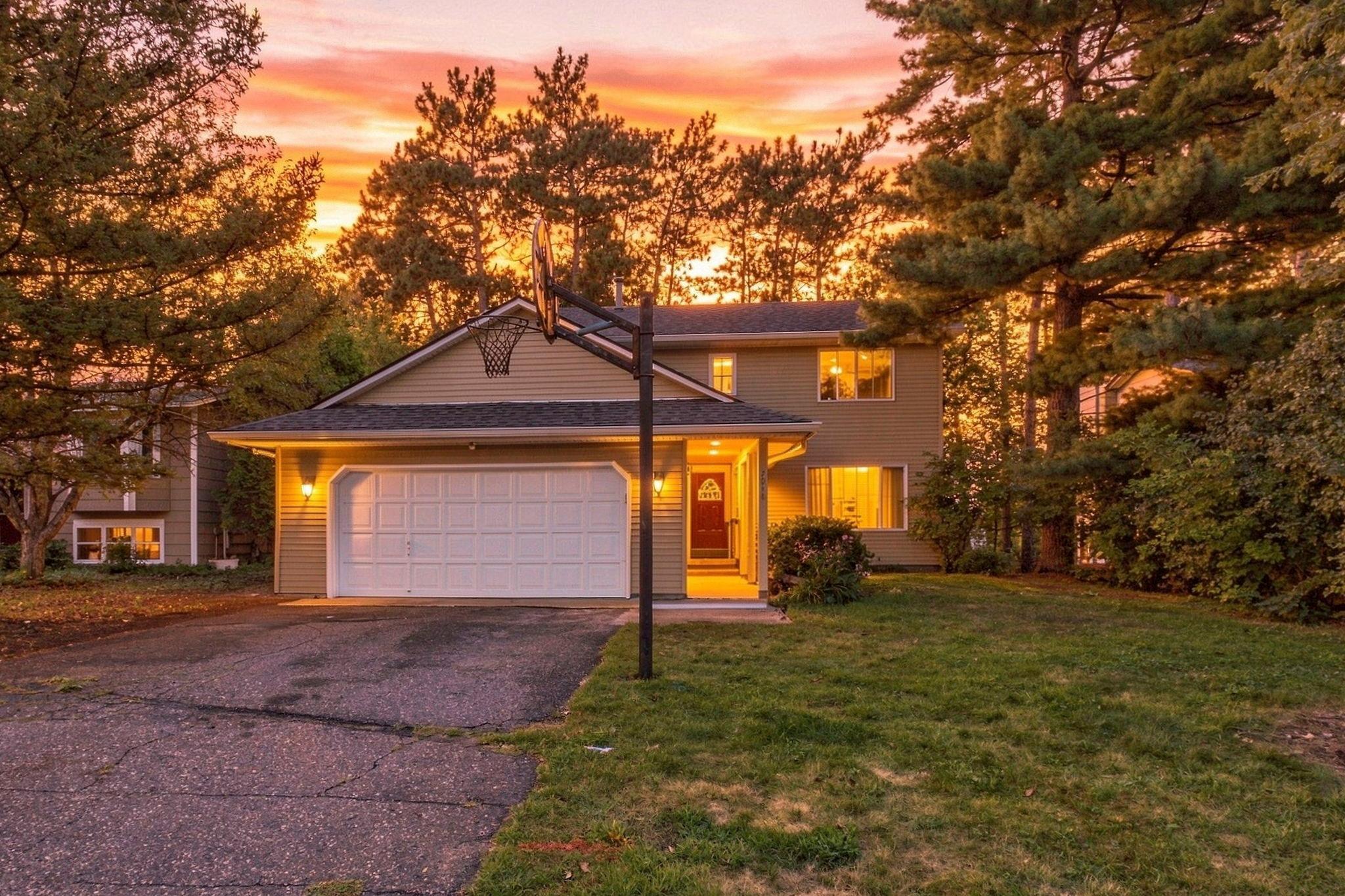 View of Single Family at 7018 43rd Street, Oakdale - Mike Wilen | Minnesota Team Real Estate