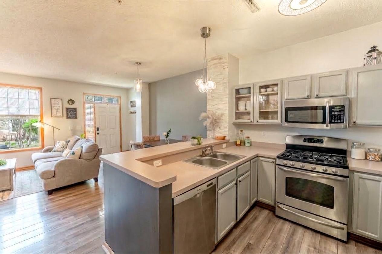 View of Residential at 1586 Woodlynn Avenue #2, Maplewood MN 55109, Maplewood (3 of 17) - Mike Wilen | Minnesota Team Real Estate