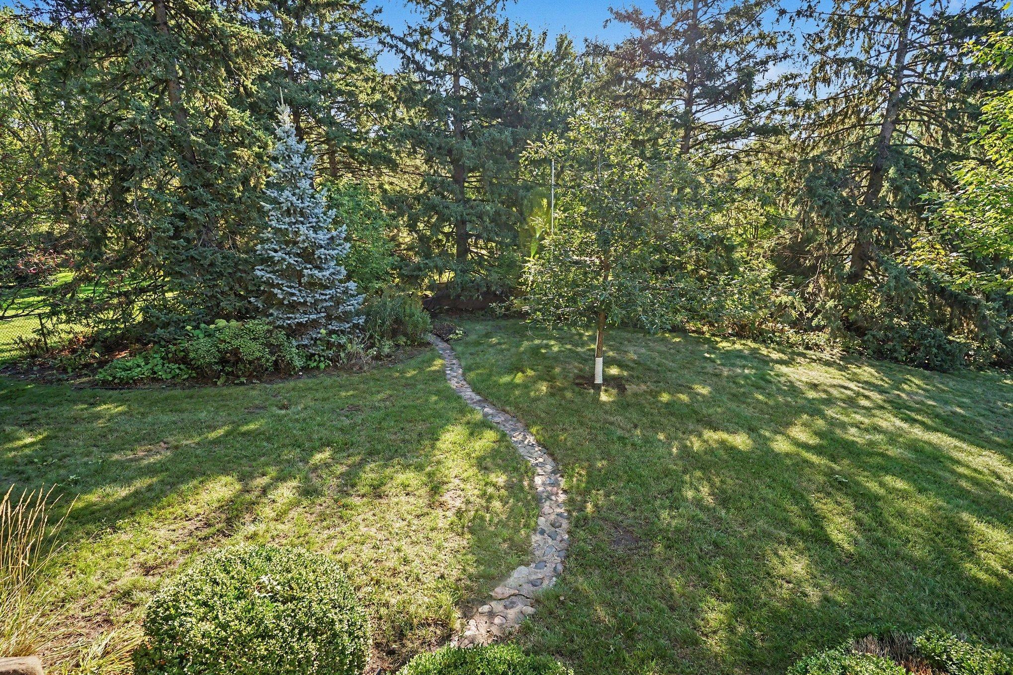 View of Residential at 104 Sweetwater Drive, Apple Valley MN 55124, Apple Valley (25 of 27) - Mike Wilen | Minnesota Team Real Estate