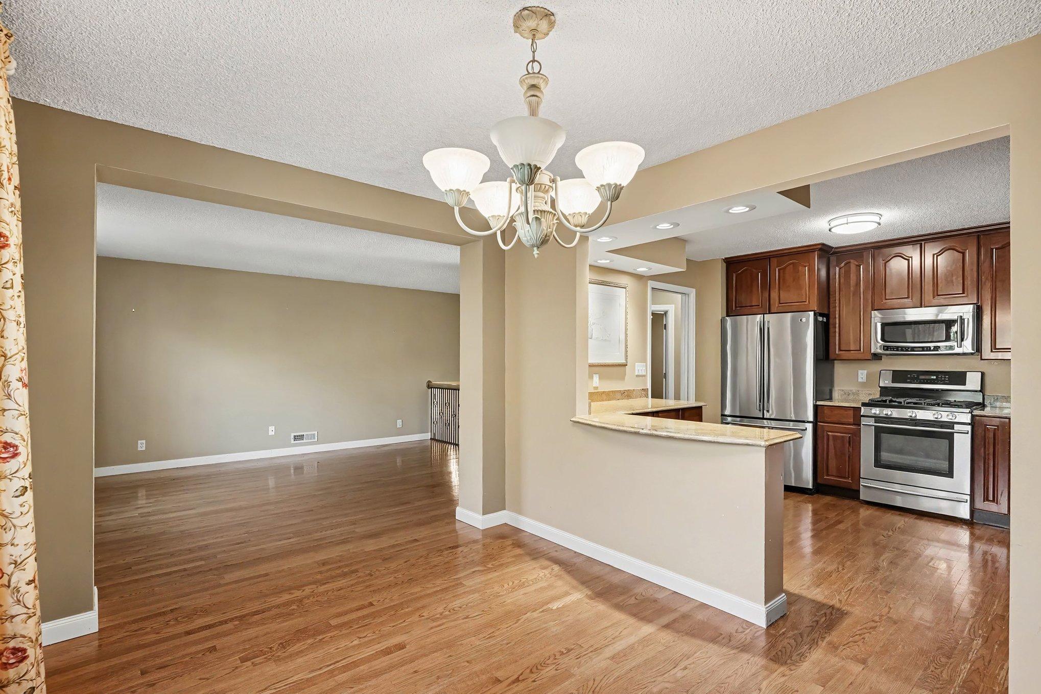 View of Residential at 104 Sweetwater Drive, Apple Valley MN 55124, Apple Valley (6 of 27) - Mike Wilen | Minnesota Team Real Estate