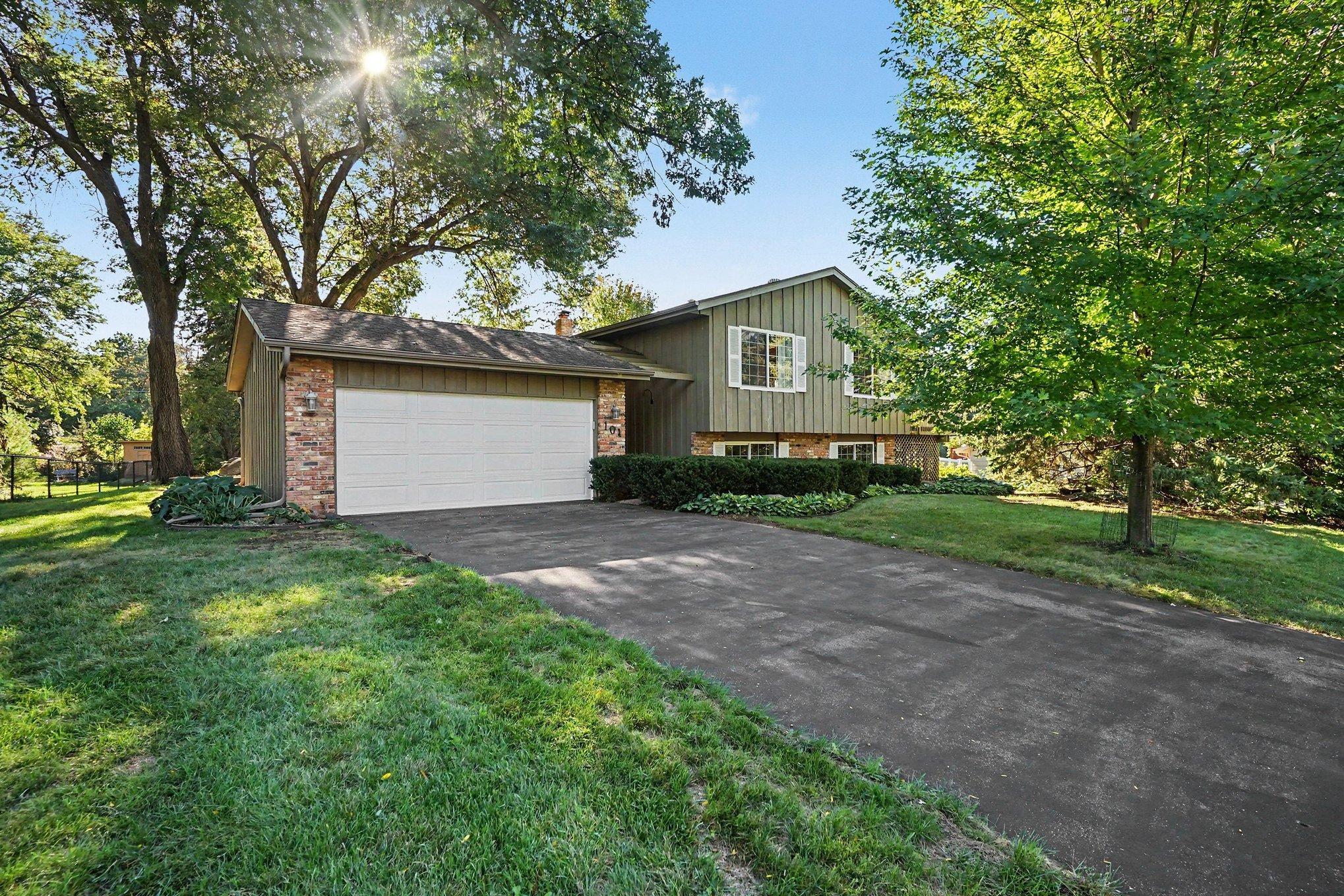View of Single Family at 104 Sweetwater Drive, Apple Valley - Mike Wilen | Minnesota Team Real Estate