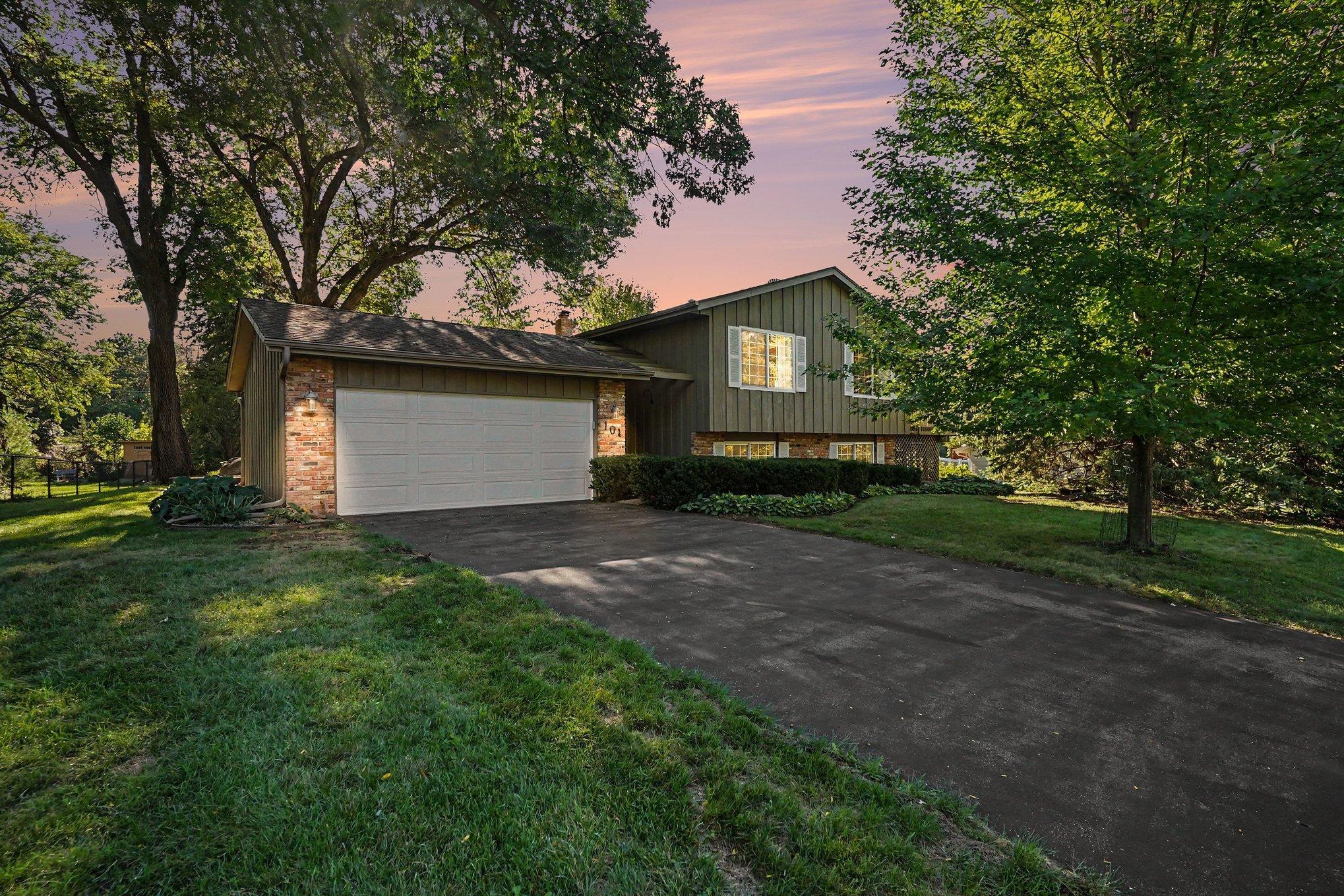 View of Residential at 104 Sweetwater Drive, Apple Valley MN 55124, Apple Valley (2 of 27) - Mike Wilen | Minnesota Team Real Estate