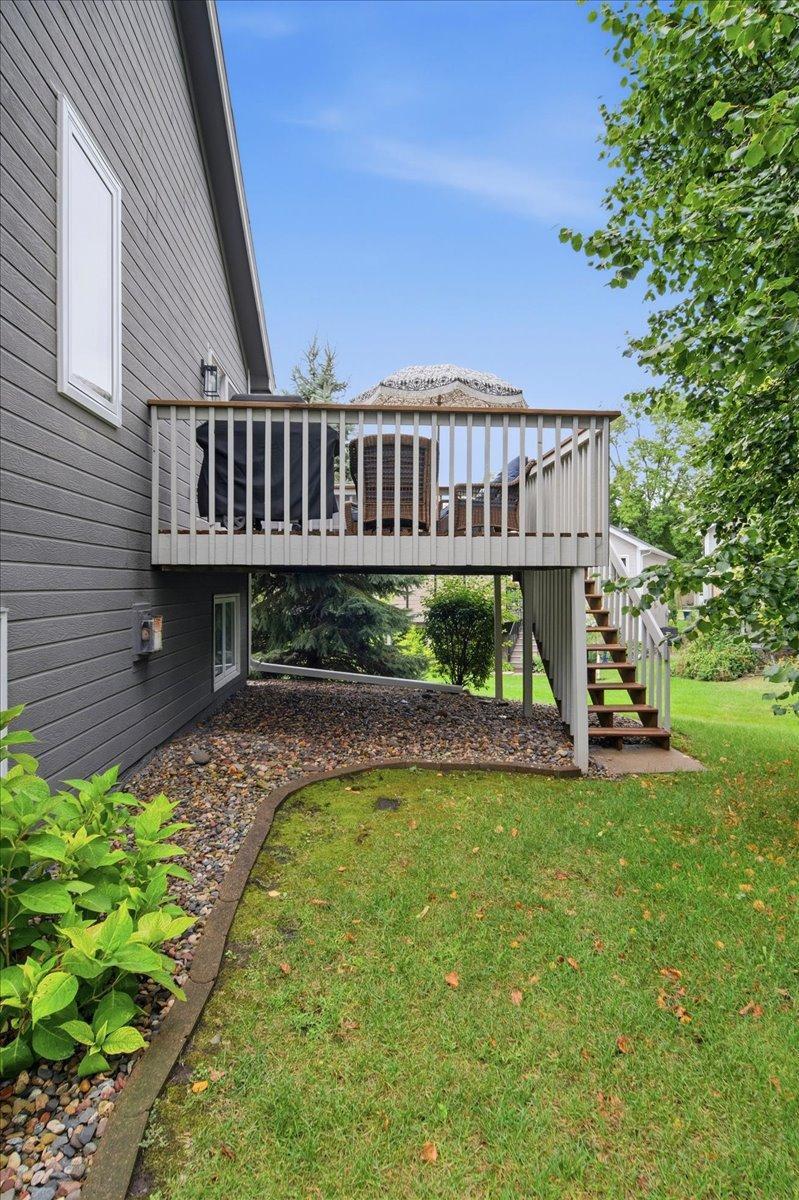View of Residential at 15402 Sussex Drive, Minnetonka MN 55345, Minnetonka (33 of 35) - Mike Wilen | Minnesota Team Real Estate