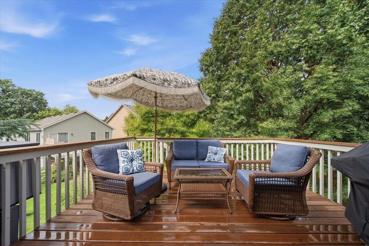 View of Residential at 15402 Sussex Drive, Minnetonka MN 55345, Minnetonka (16 of 35) - Mike Wilen | Minnesota Team Real Estate