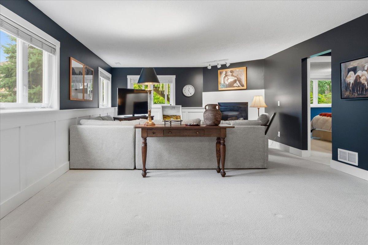 View of Residential at 15402 Sussex Drive, Minnetonka MN 55345, Minnetonka (24 of 35) - Mike Wilen | Minnesota Team Real Estate
