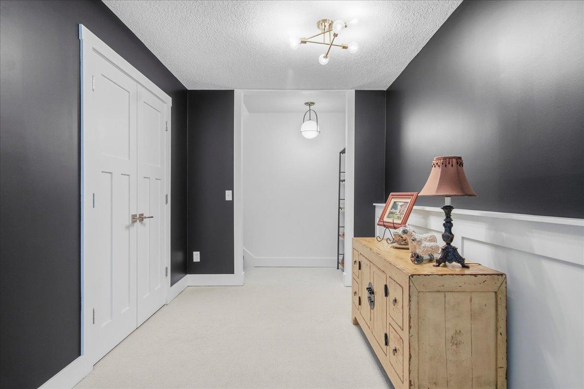 View of Residential at 15402 Sussex Drive, Minnetonka MN 55345, Minnetonka (23 of 35) - Mike Wilen | Minnesota Team Real Estate