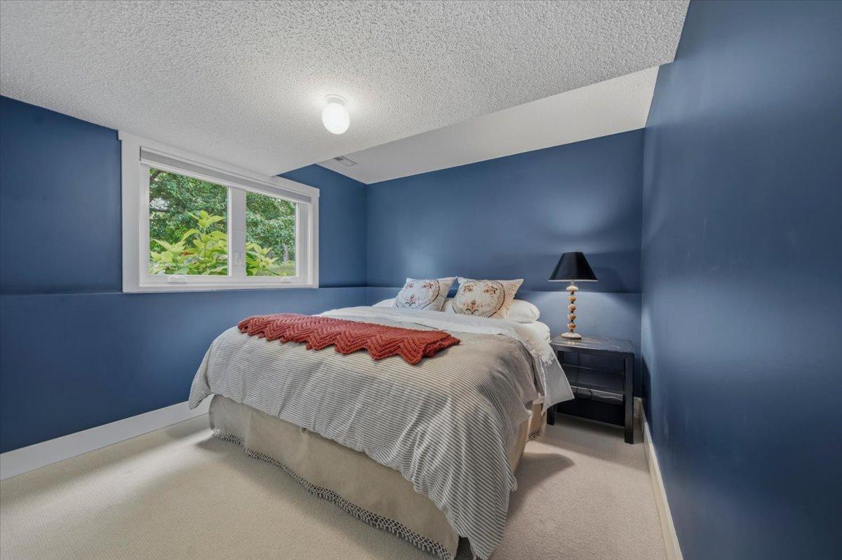 View of Residential at 15402 Sussex Drive, Minnetonka MN 55345, Minnetonka (31 of 35) - Mike Wilen | Minnesota Team Real Estate