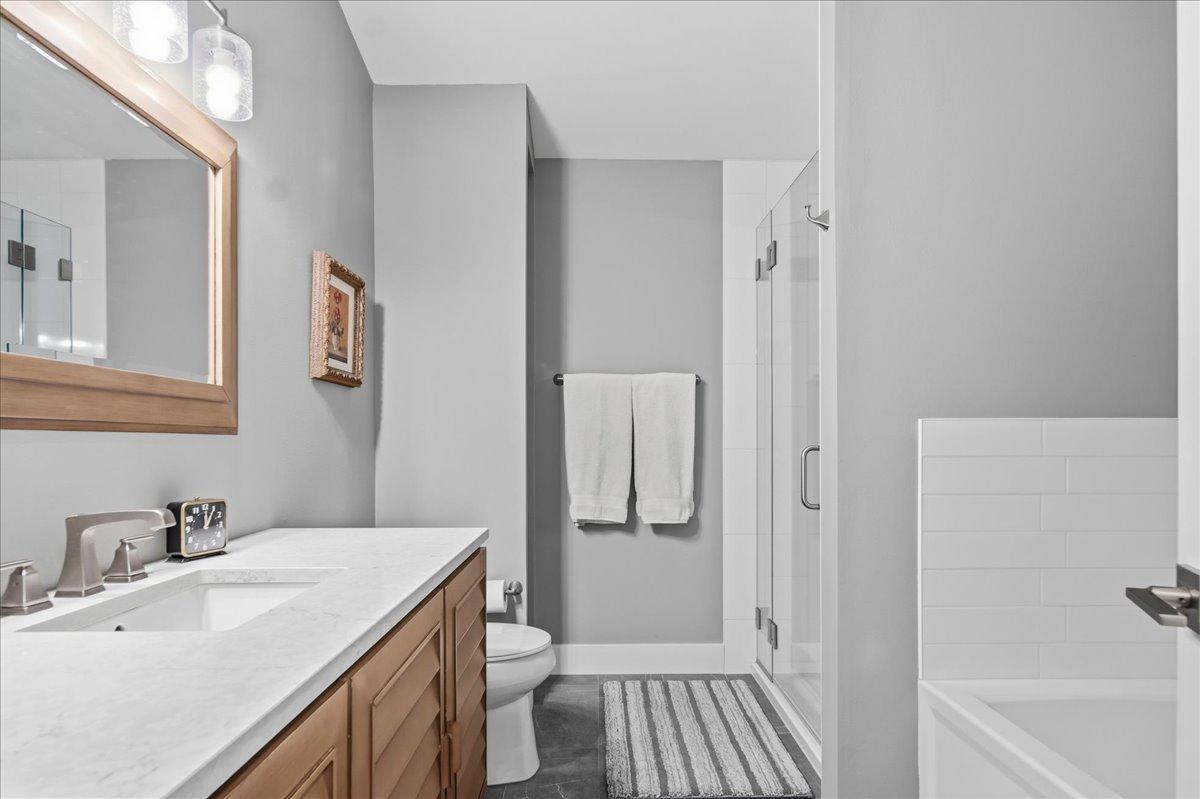 View of Residential at 15402 Sussex Drive, Minnetonka MN 55345, Minnetonka (19 of 35) - Mike Wilen | Minnesota Team Real Estate