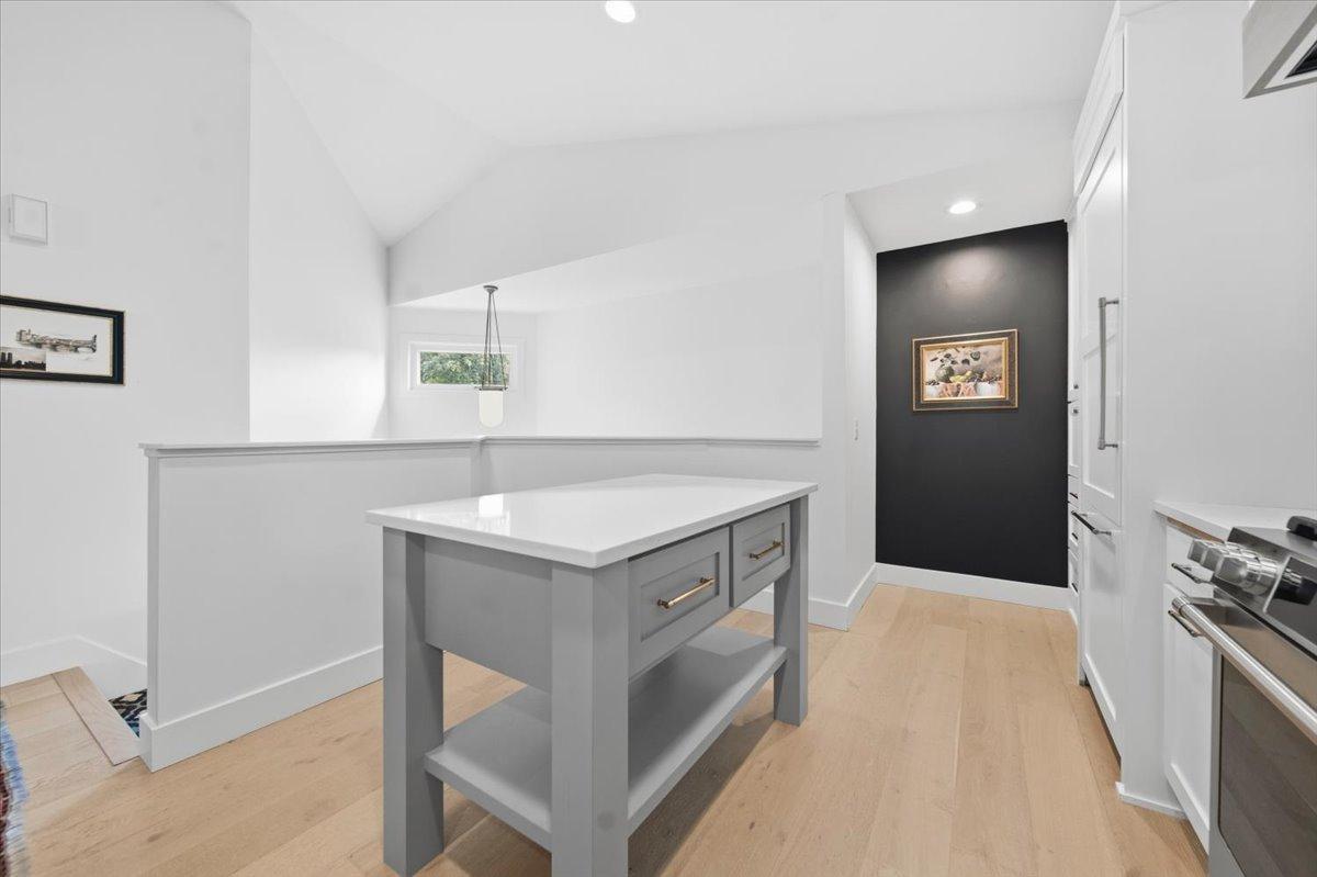 View of Residential at 15402 Sussex Drive, Minnetonka MN 55345, Minnetonka (12 of 35) - Mike Wilen | Minnesota Team Real Estate