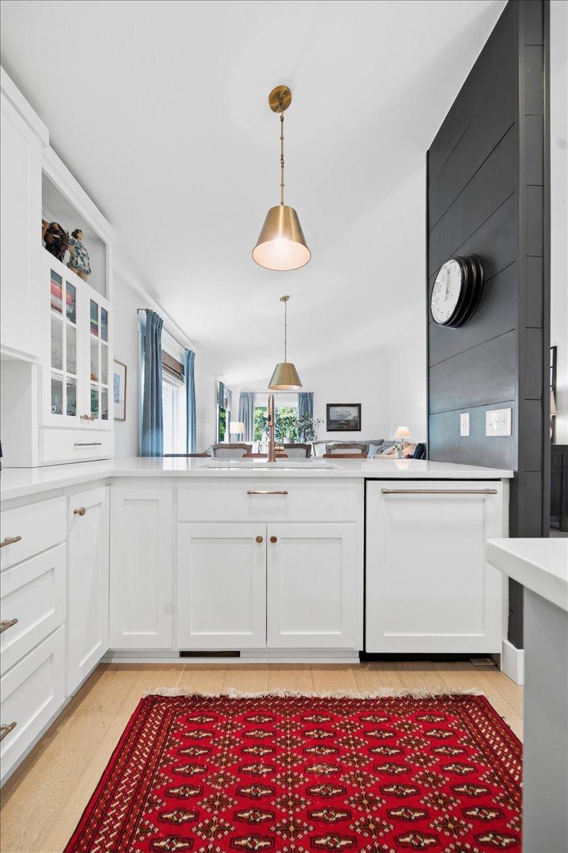 View of Residential at 15402 Sussex Drive, Minnetonka MN 55345, Minnetonka (11 of 35) - Mike Wilen | Minnesota Team Real Estate