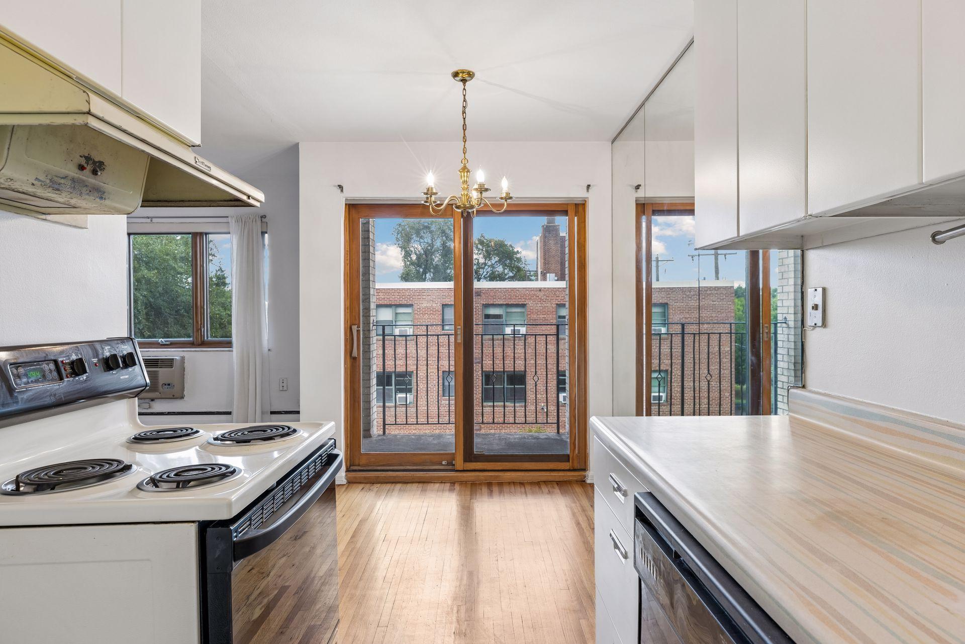 View of Residential at 2928 Dean Parkway #5L, Minneapolis MN 55416, Minneapolis (16 of 60) - Mike Wilen | Minnesota Team Real Estate