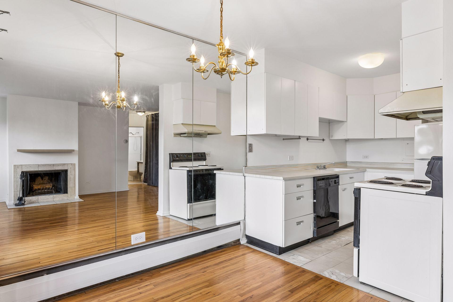 View of Residential at 2928 Dean Parkway #5L, Minneapolis MN 55416, Minneapolis (11 of 60) - Mike Wilen | Minnesota Team Real Estate