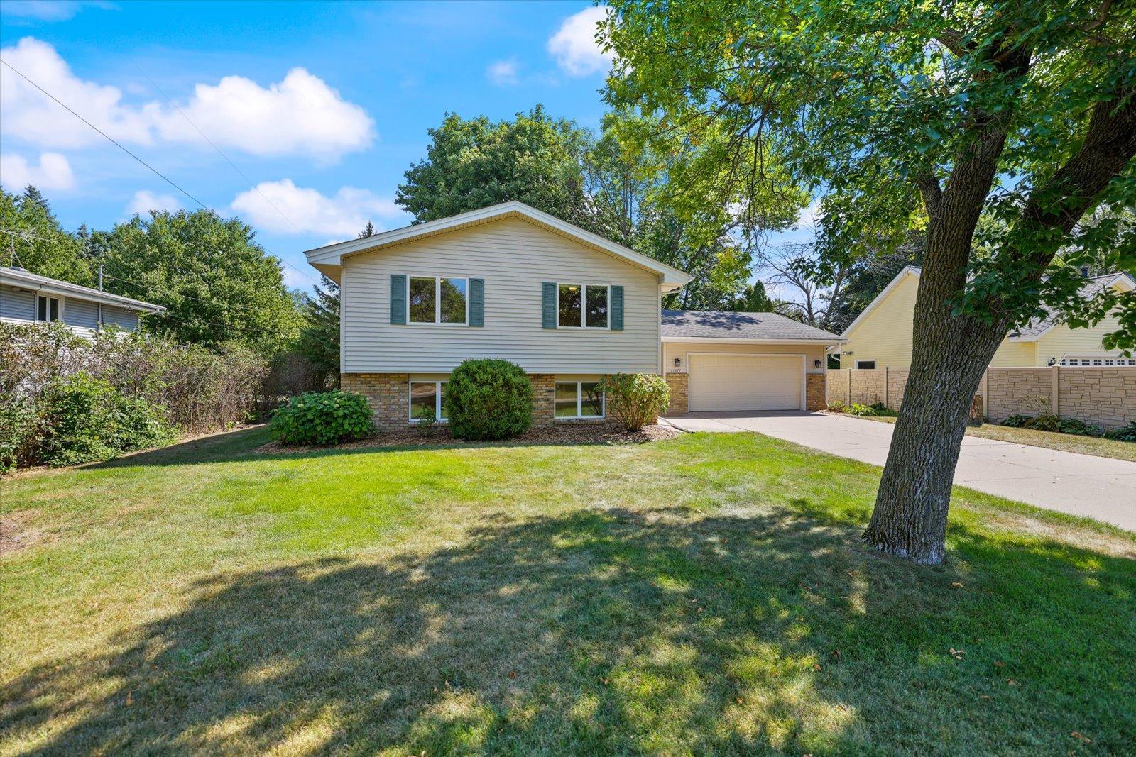 View of Residential at 11377 Lily Street, Coon Rapids MN 55433, Coon Rapids (3 of 55) - Mike Wilen | Minnesota Team Real Estate