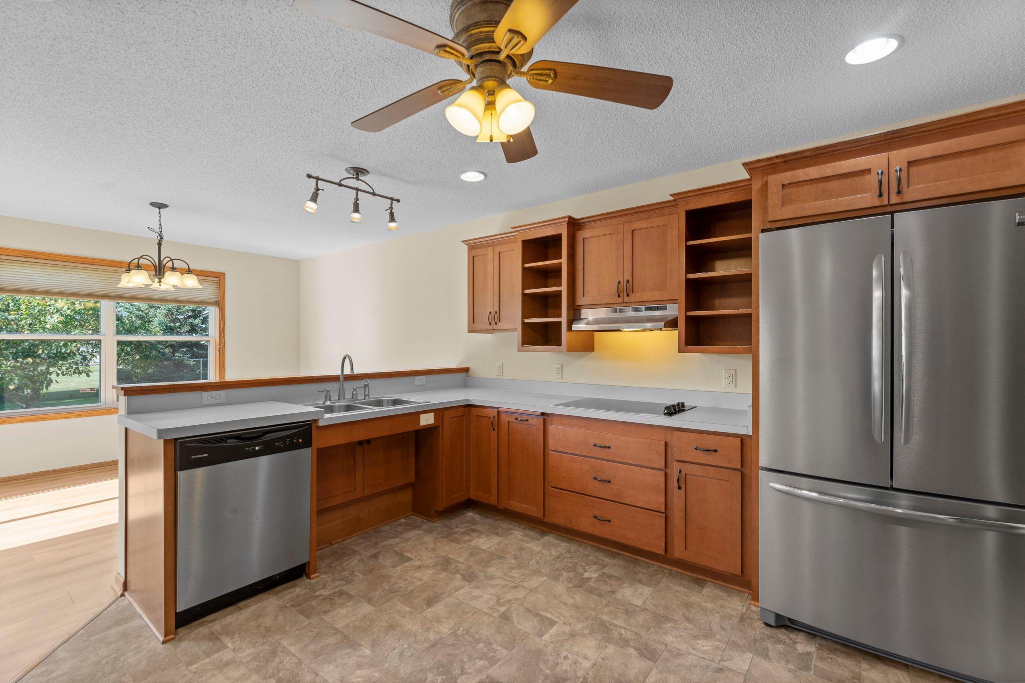 View of Residential at 6817 90th Avenue, Brooklyn Park MN 55445, Brooklyn Park (14 of 50) - Mike Wilen | Minnesota Team Real Estate