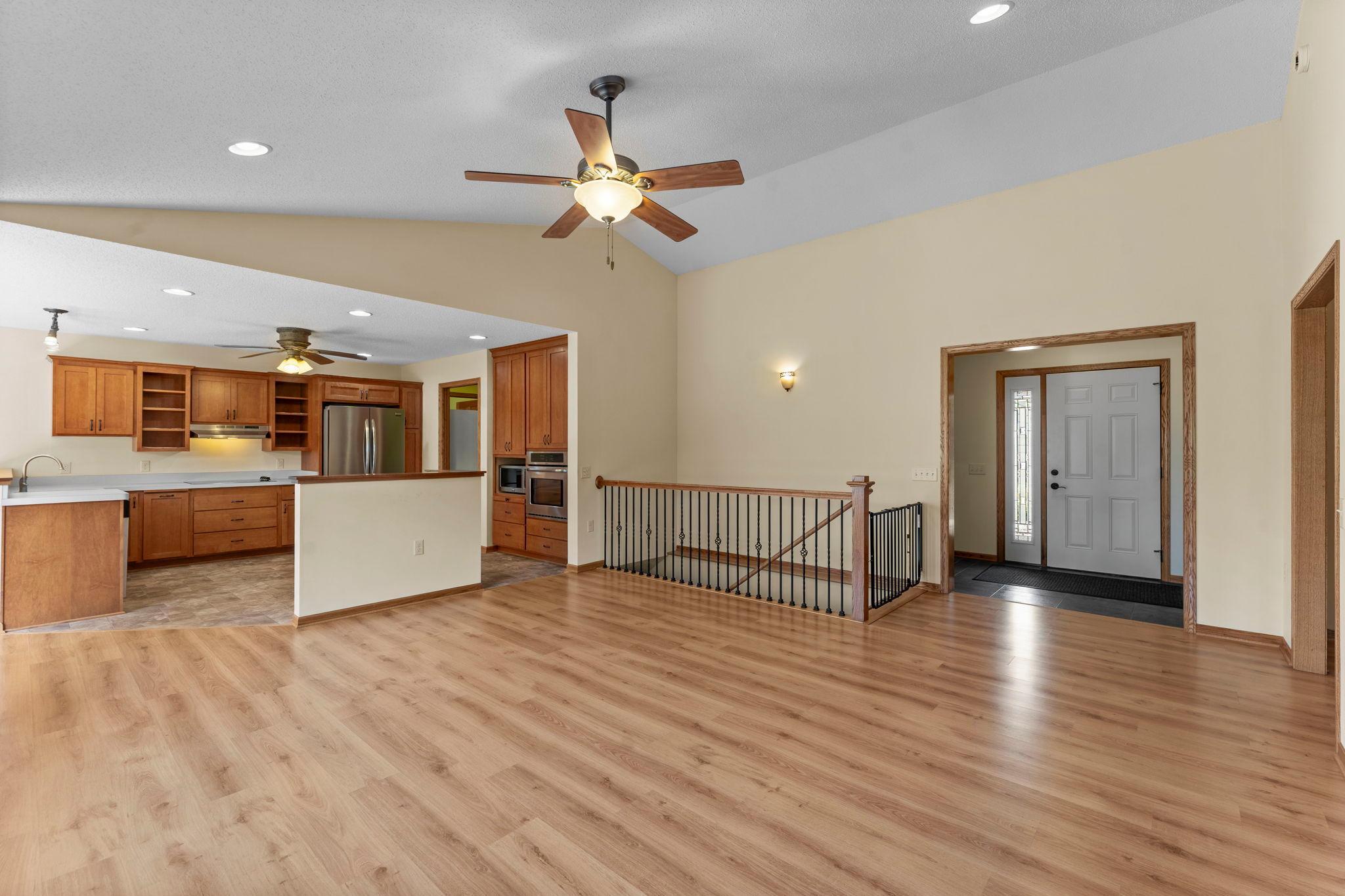 View of Residential at 6817 90th Avenue, Brooklyn Park MN 55445, Brooklyn Park (9 of 50) - Mike Wilen | Minnesota Team Real Estate