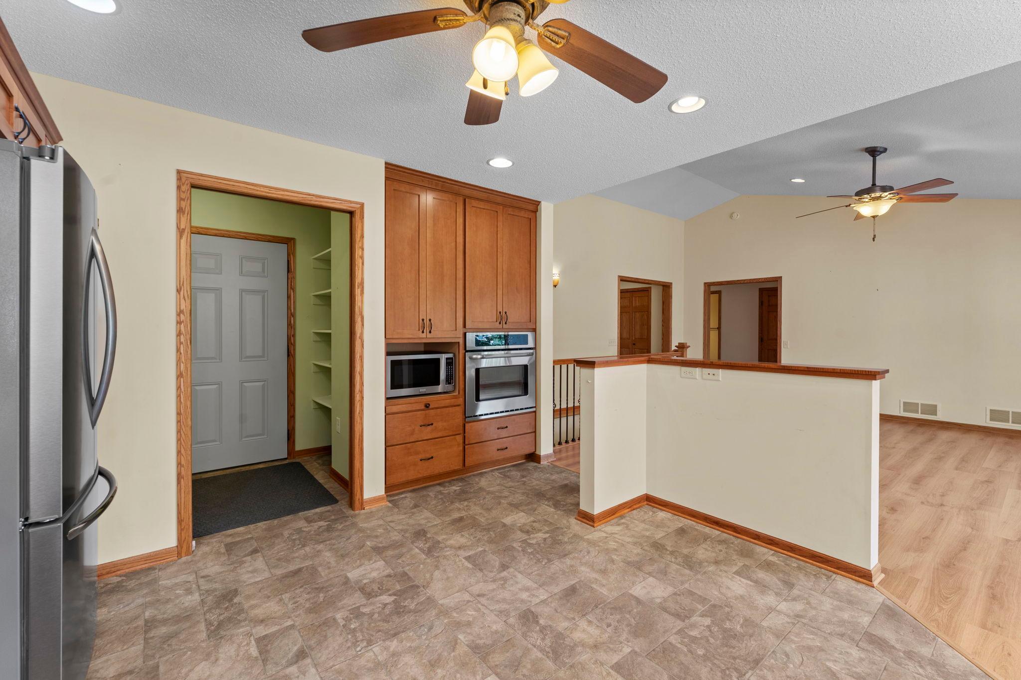 View of Residential at 6817 90th Avenue, Brooklyn Park MN 55445, Brooklyn Park (16 of 50) - Mike Wilen | Minnesota Team Real Estate