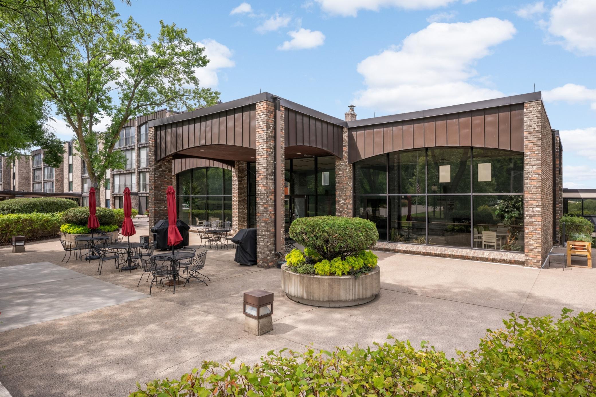 View of Residential at 1077 Sibley Memorial Highway #605, Mendota Heights MN 55118, Mendota Heights (37 of 40) - Mike Wilen | Minnesota Team Real Estate