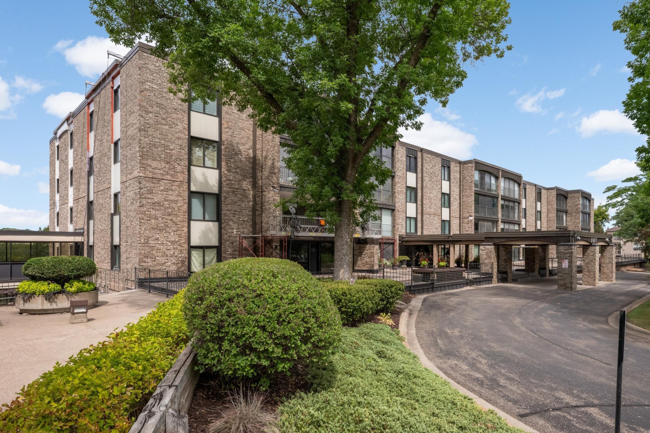 View of Residential at 1077 Sibley Memorial Highway #605, Mendota Heights MN 55118, Mendota Heights (8 of 40) - Mike Wilen | Minnesota Team Real Estate