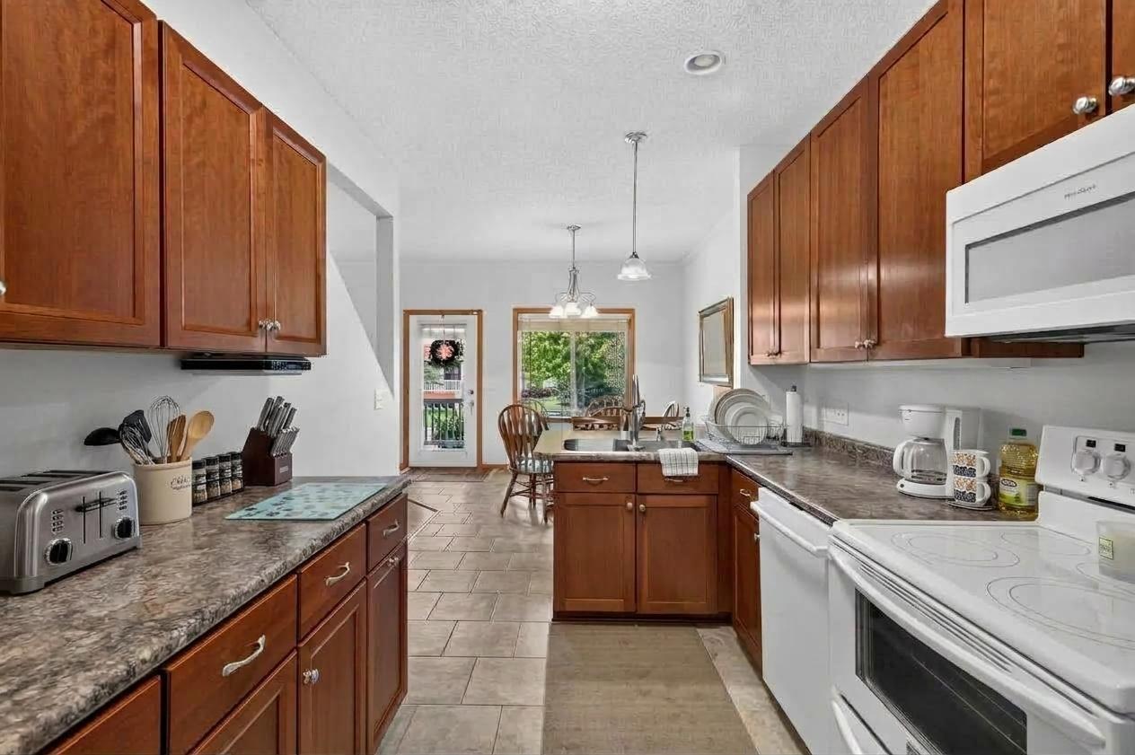 View of Residential at 8600 Tessman Circle, Brooklyn Park MN 55445, Brooklyn Park (9 of 31) - Mike Wilen | Minnesota Team Real Estate