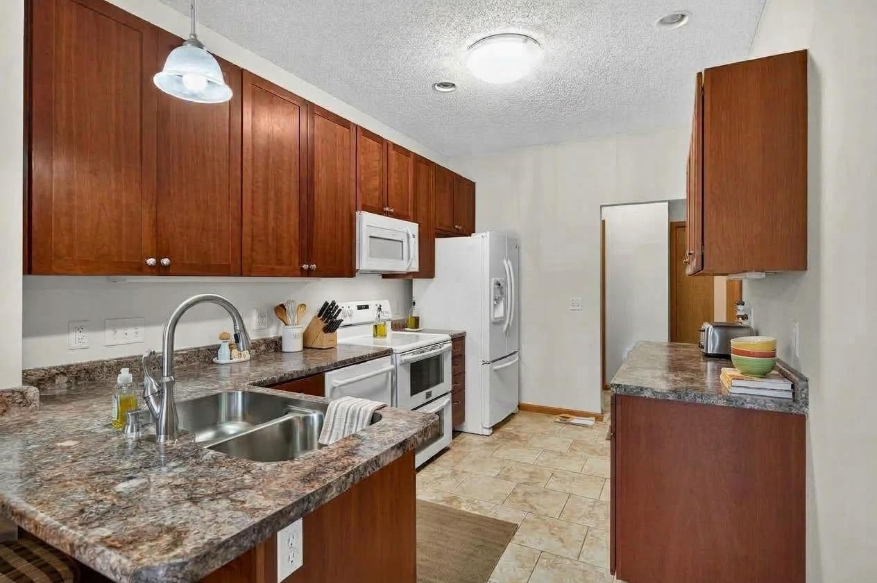View of Residential at 8600 Tessman Circle, Brooklyn Park MN 55445, Brooklyn Park (8 of 31) - Mike Wilen | Minnesota Team Real Estate