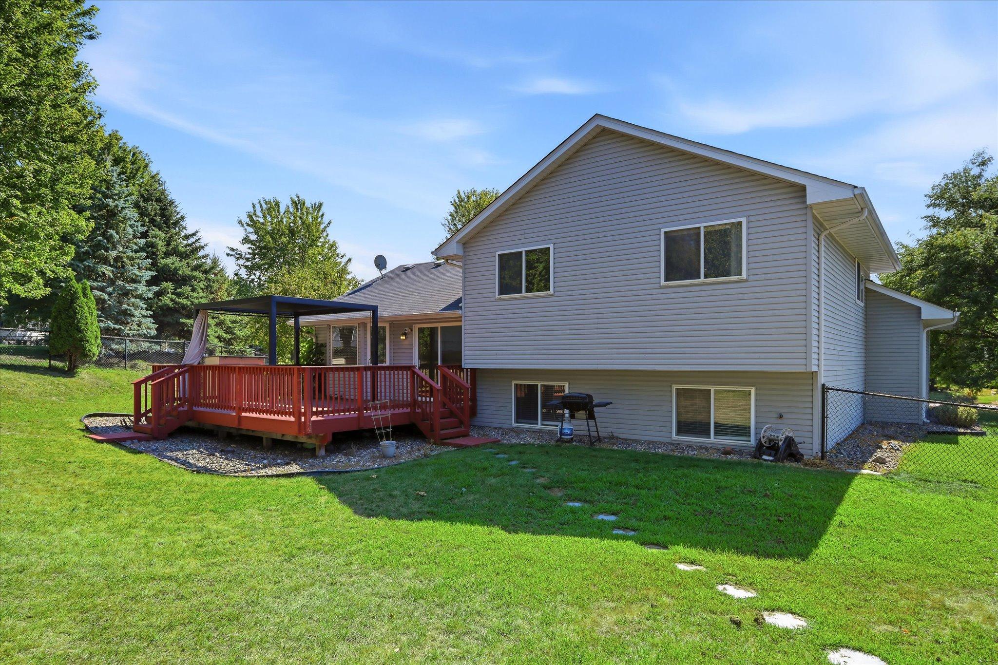 View of Residential at 9350 Parkside Drive, Woodbury MN 55125, Woodbury (39 of 52) - Mike Wilen | Minnesota Team Real Estate