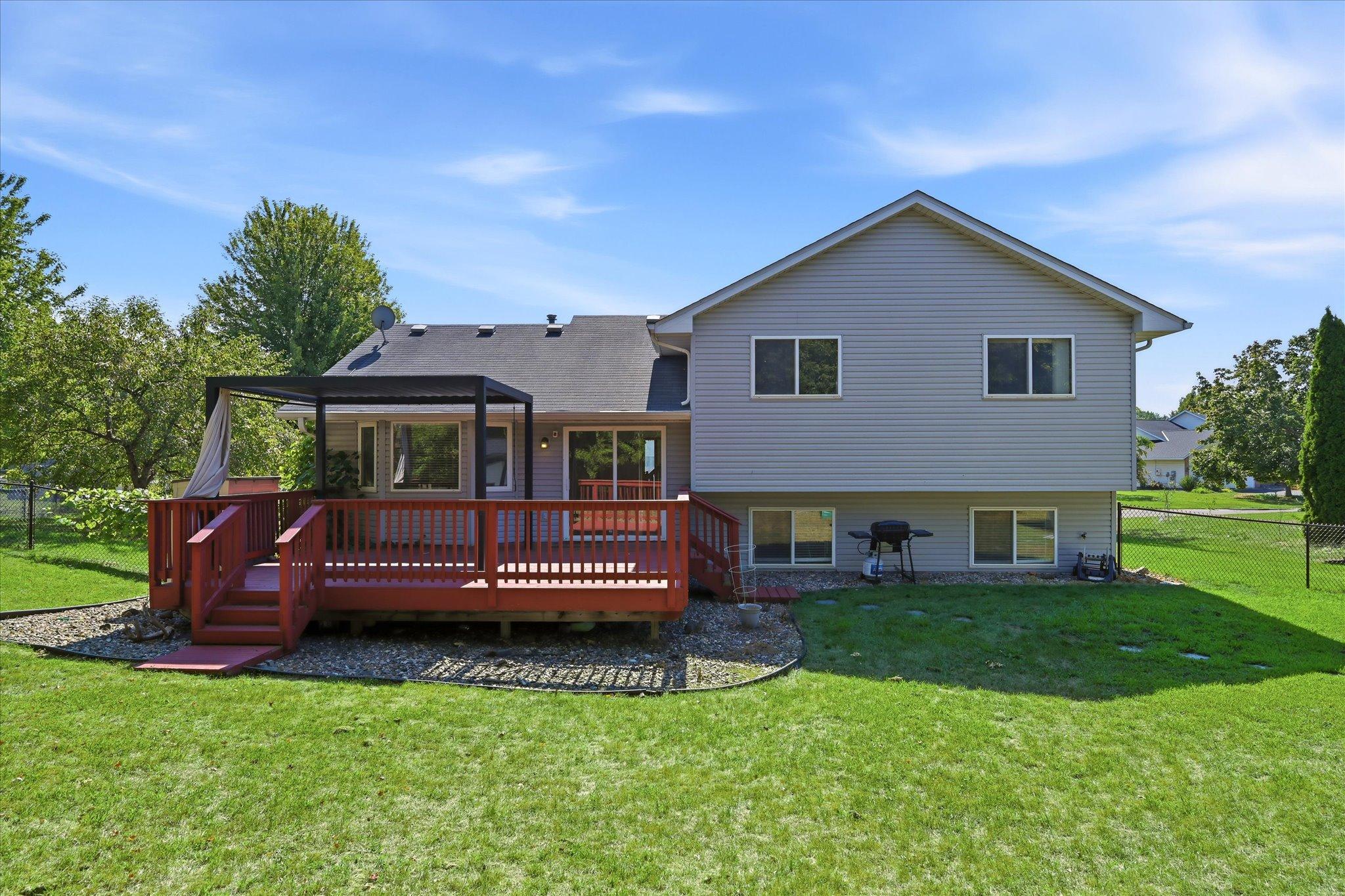 View of Residential at 9350 Parkside Drive, Woodbury MN 55125, Woodbury (38 of 52) - Mike Wilen | Minnesota Team Real Estate