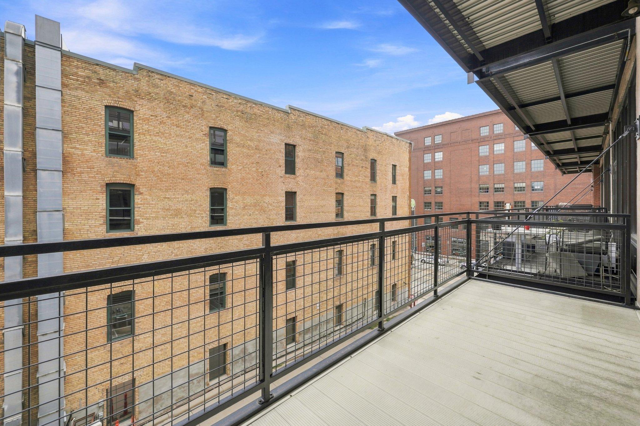 View of Residential at 618 Washington Avenue #405, Minneapolis MN 55401, Minneapolis (37 of 41) - Mike Wilen | Minnesota Team Real Estate