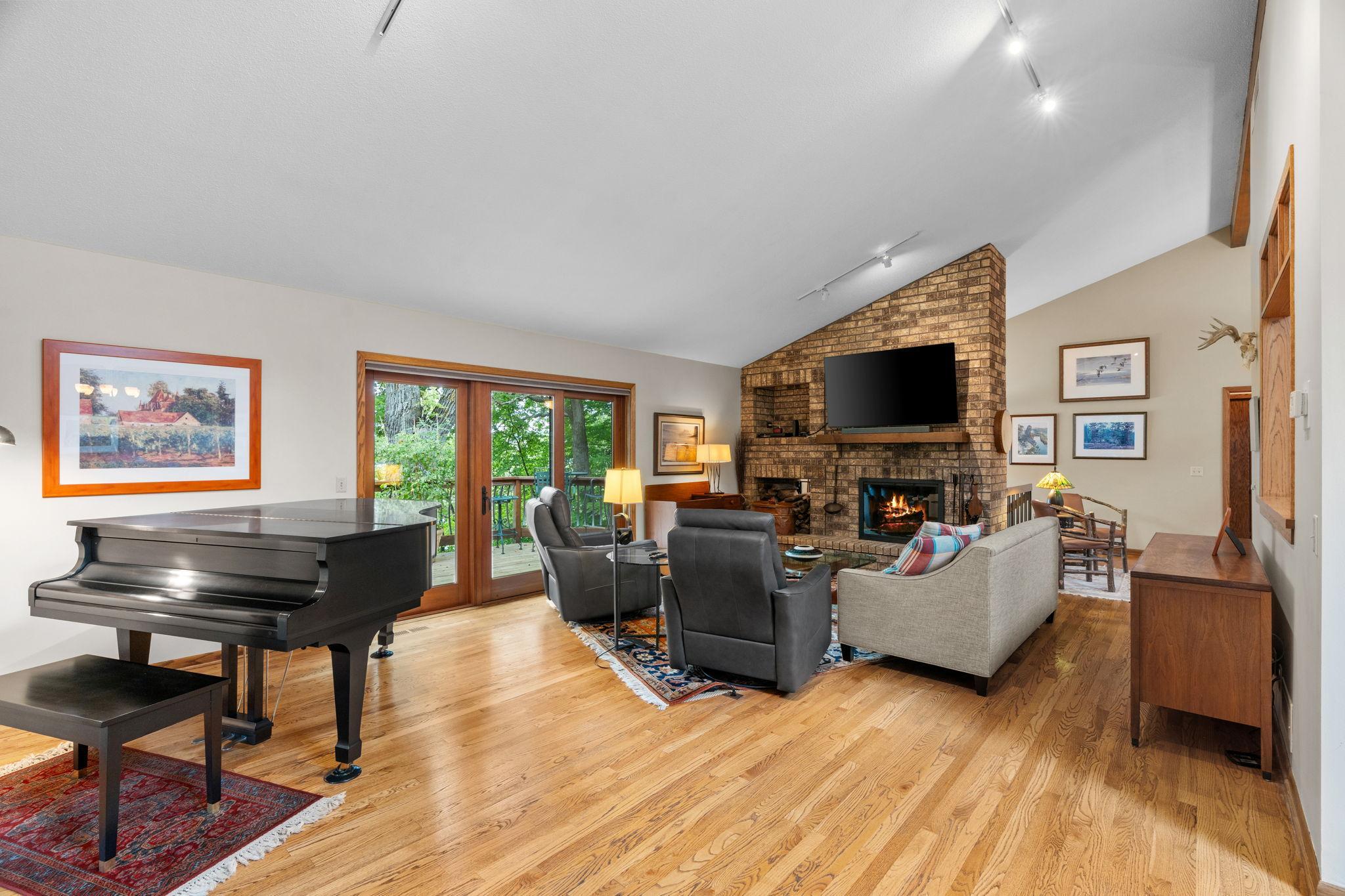 View of Residential at 525 Park Lane, Orono MN 55356, Orono (17 of 52) - Mike Wilen | Minnesota Team Real Estate