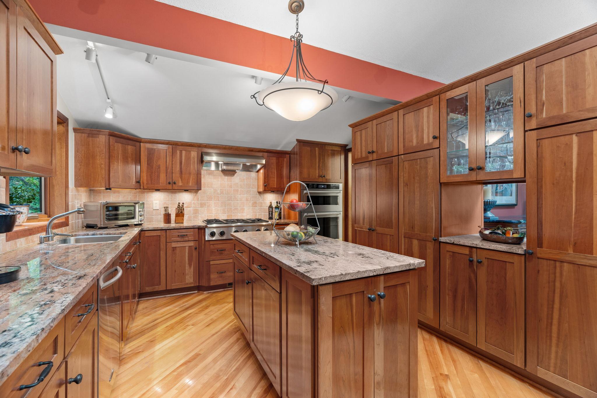 View of Residential at 525 Park Lane, Orono MN 55356, Orono (9 of 52) - Mike Wilen | Minnesota Team Real Estate