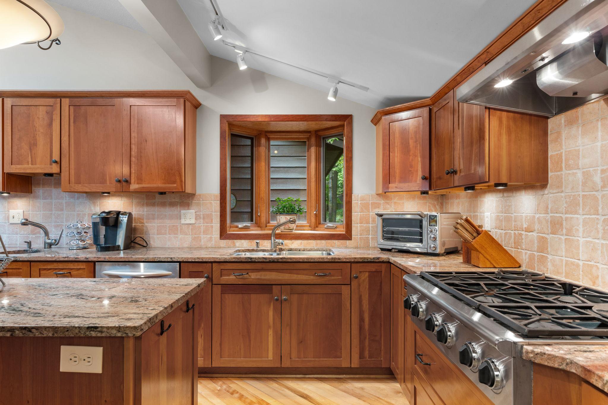 View of Residential at 525 Park Lane, Orono MN 55356, Orono (10 of 52) - Mike Wilen | Minnesota Team Real Estate