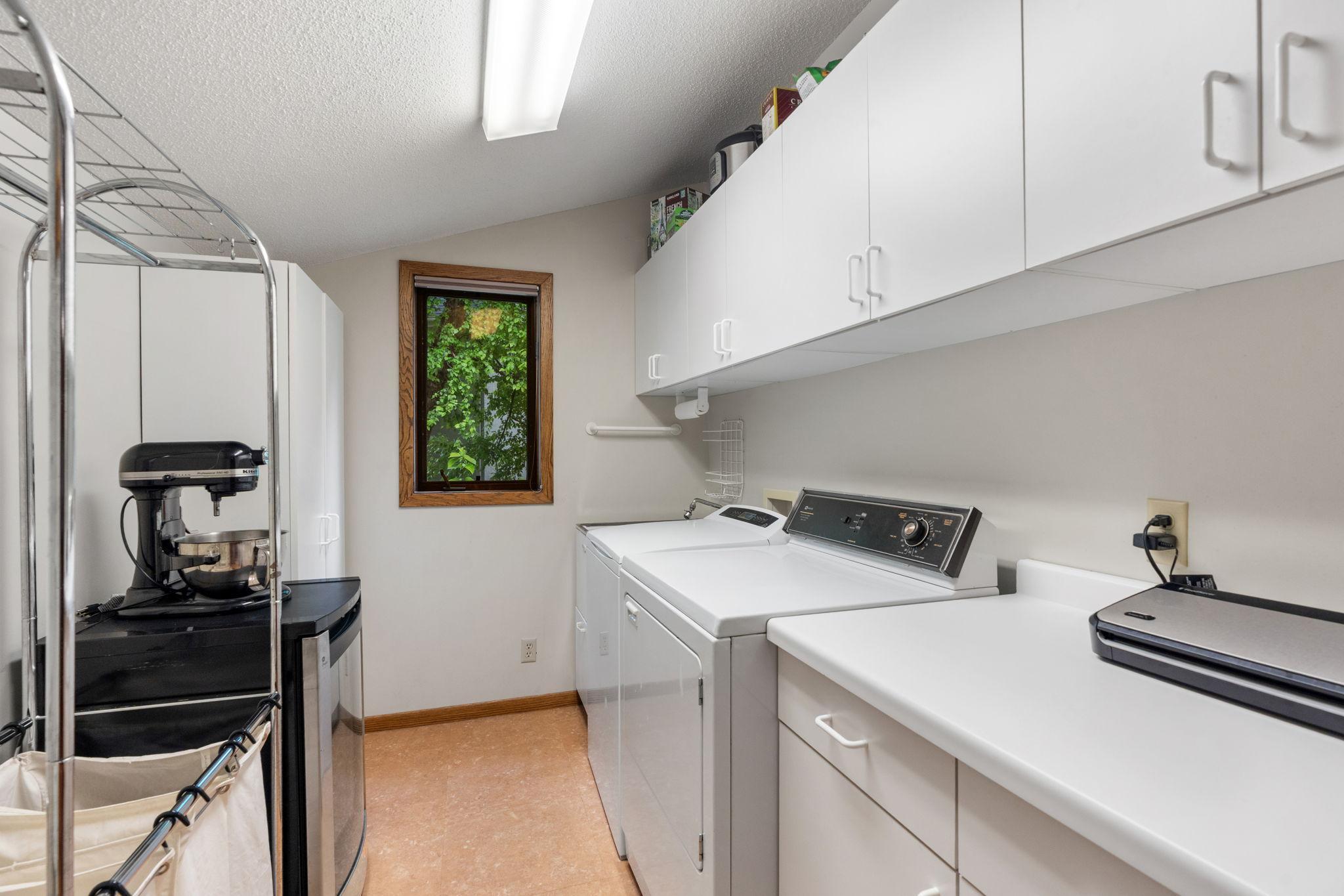 View of Residential at 525 Park Lane, Orono MN 55356, Orono (32 of 52) - Mike Wilen | Minnesota Team Real Estate