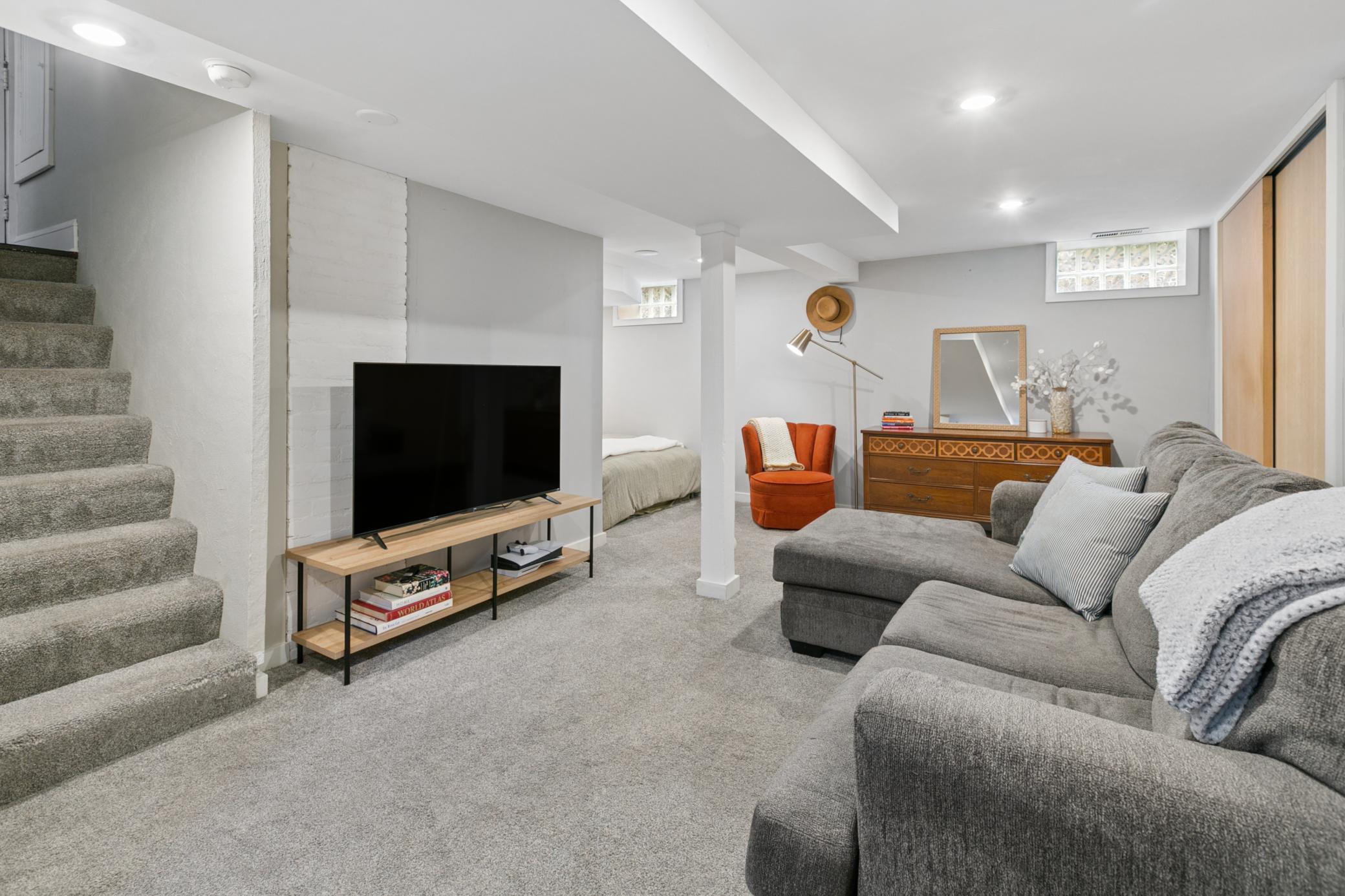 View of Residential at 2834 Arthur Street, Minneapolis MN 55418, Minneapolis (20 of 32) - Mike Wilen | Minnesota Team Real Estate
