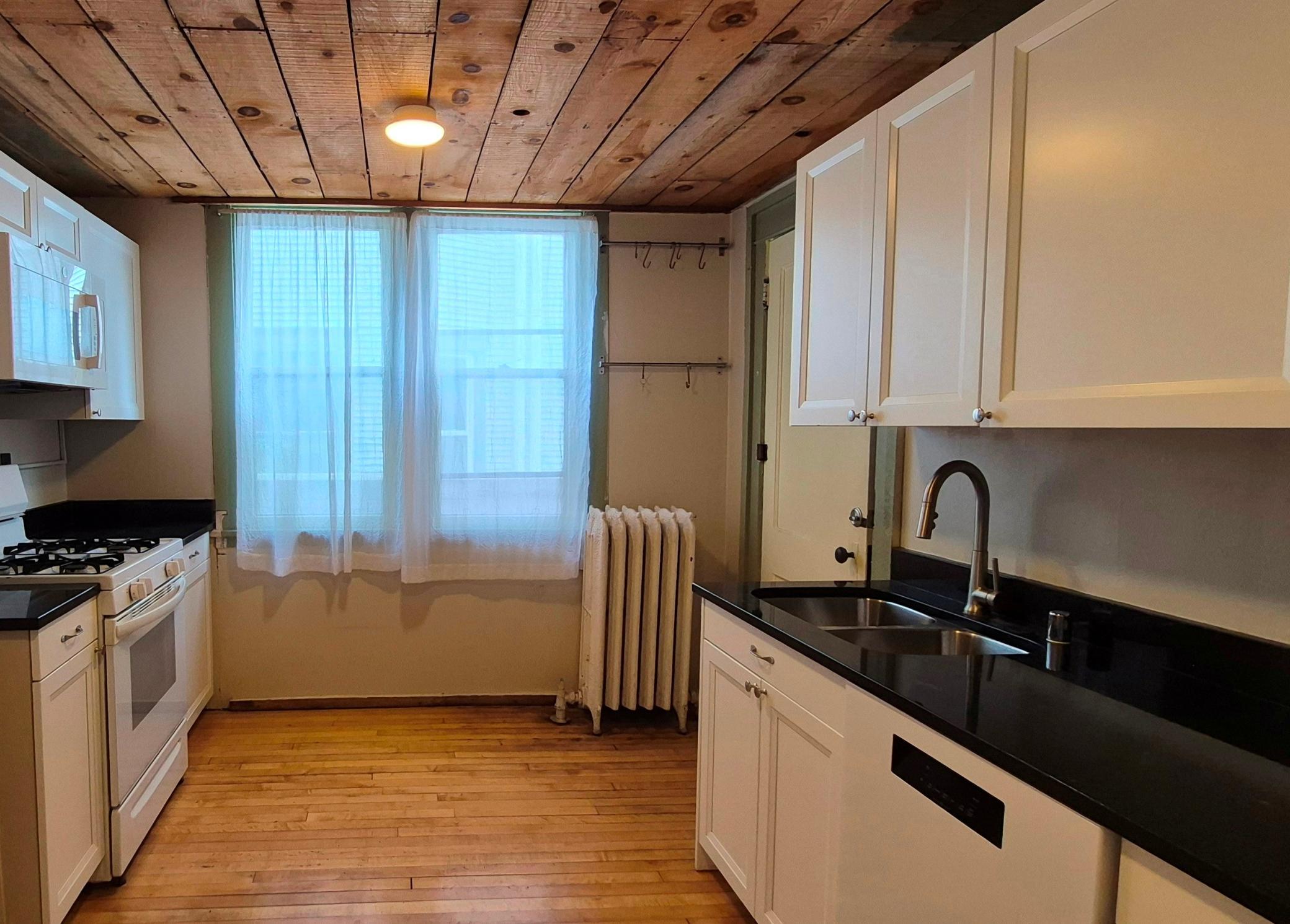 View of Residential Income at 2317 Garfield Avenue, Minneapolis MN 55405, Minneapolis (2 of 19) - Mike Wilen | Minnesota Team Real Estate