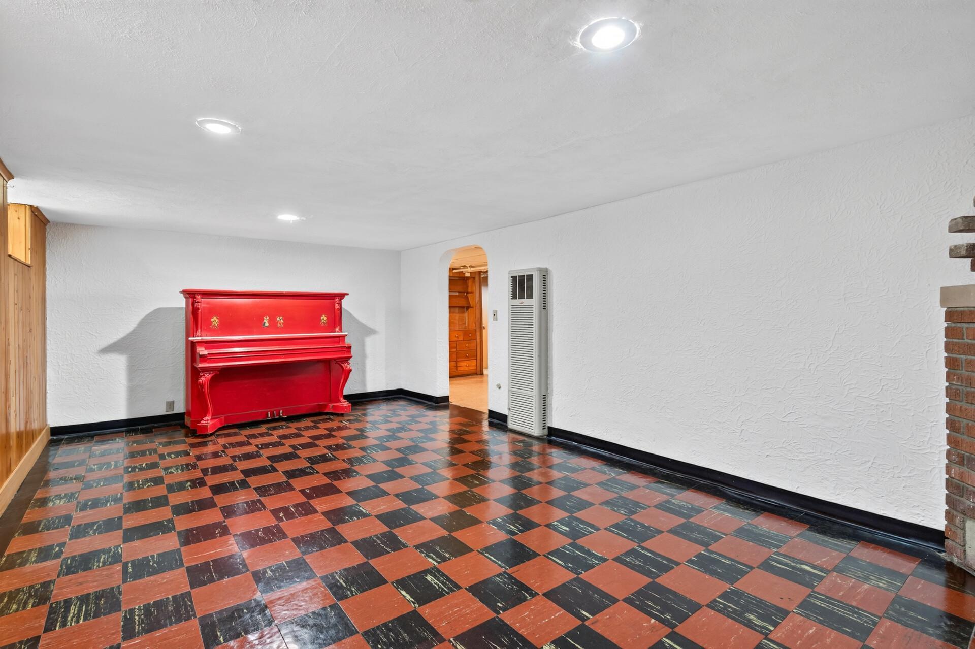 View of Residential at 3028 Minnehaha Parkway, Minneapolis MN 55406, Minneapolis (27 of 37) - Mike Wilen | Minnesota Team Real Estate
