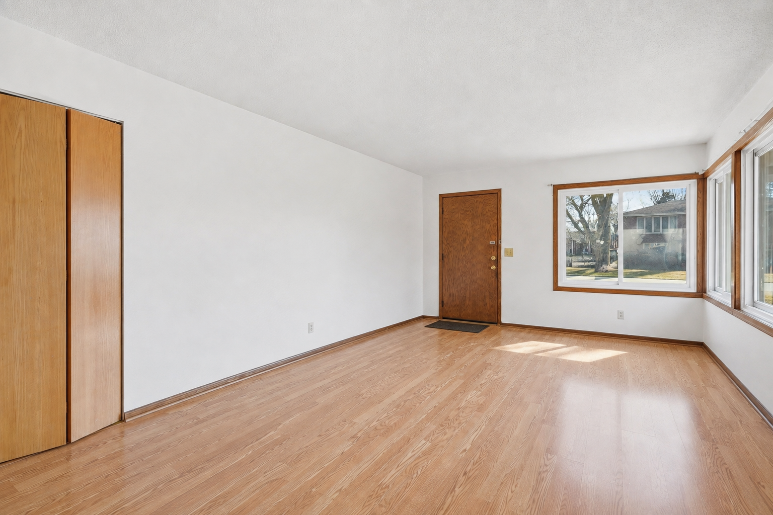 View of Residential at 1561 Clarence Street, Saint Paul MN 55106, Saint Paul (4 of 20) - Mike Wilen | Minnesota Team Real Estate