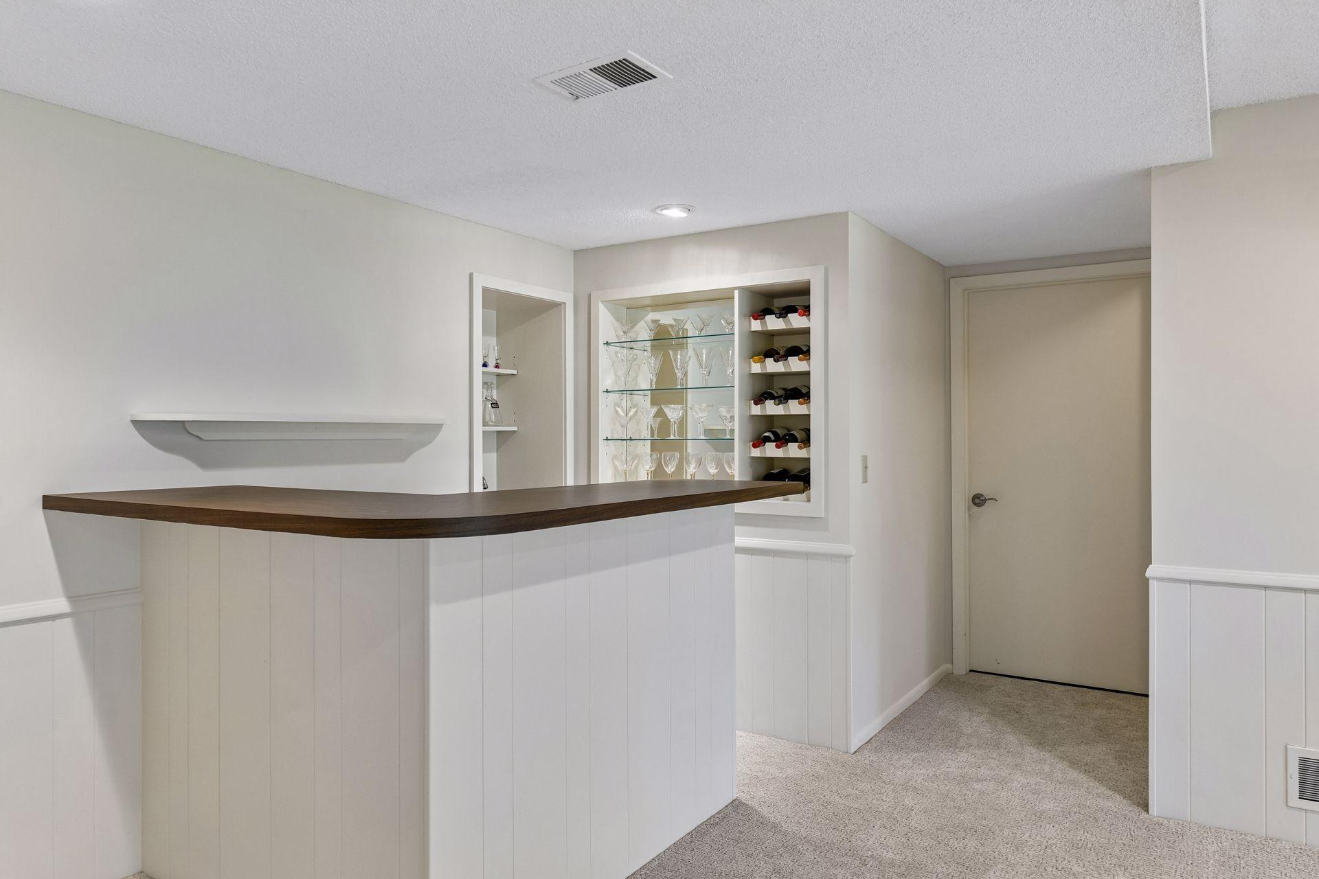 View of Residential at 6619 Londonderry Drive, Edina MN 55436, Edina (46 of 58) - Mike Wilen | Minnesota Team Real Estate