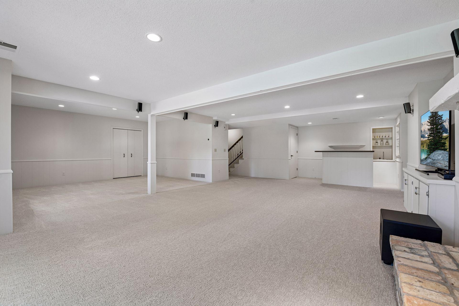 View of Residential at 6619 Londonderry Drive, Edina MN 55436, Edina (44 of 58) - Mike Wilen | Minnesota Team Real Estate
