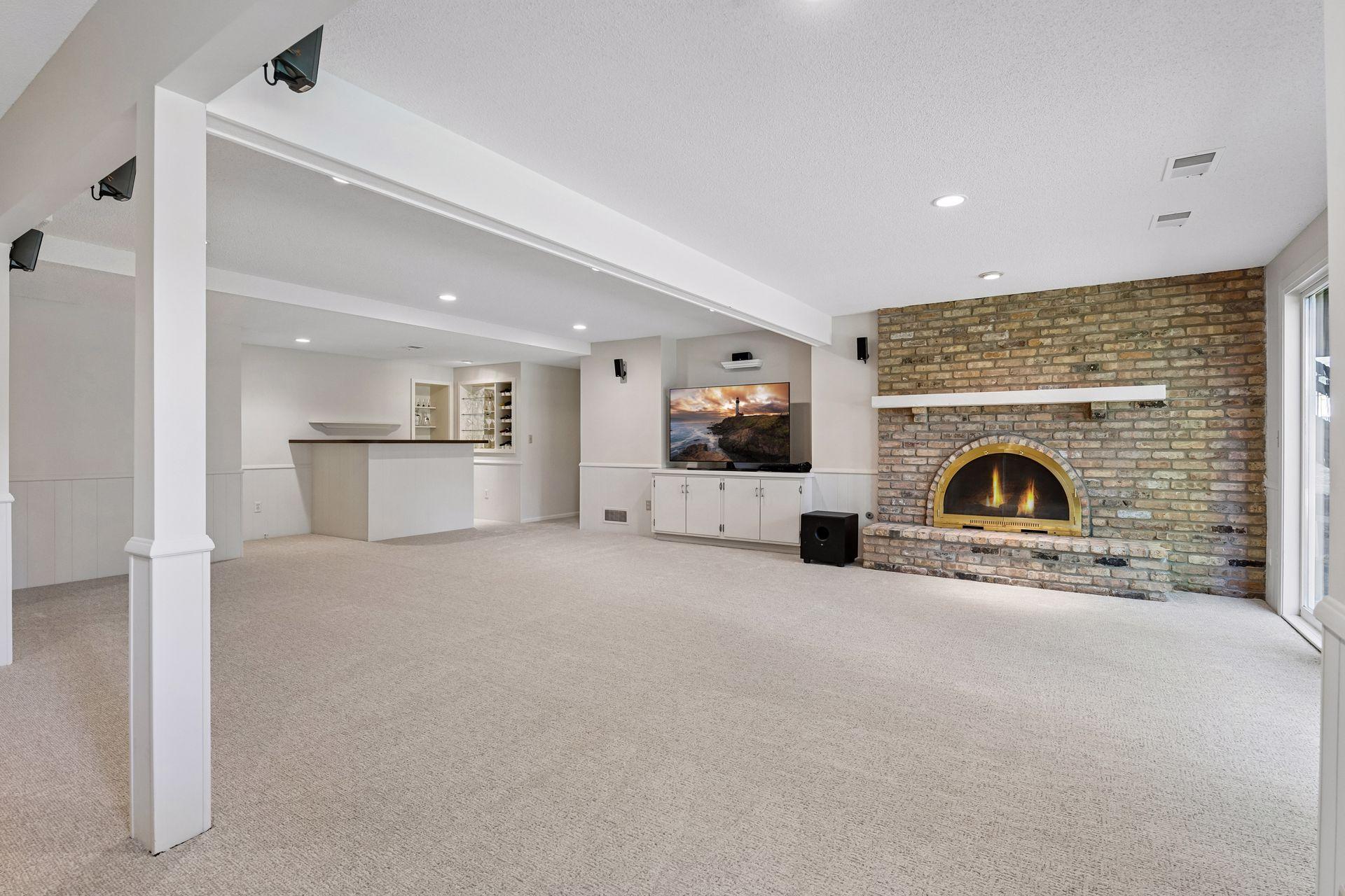 View of Residential at 6619 Londonderry Drive, Edina MN 55436, Edina (43 of 58) - Mike Wilen | Minnesota Team Real Estate