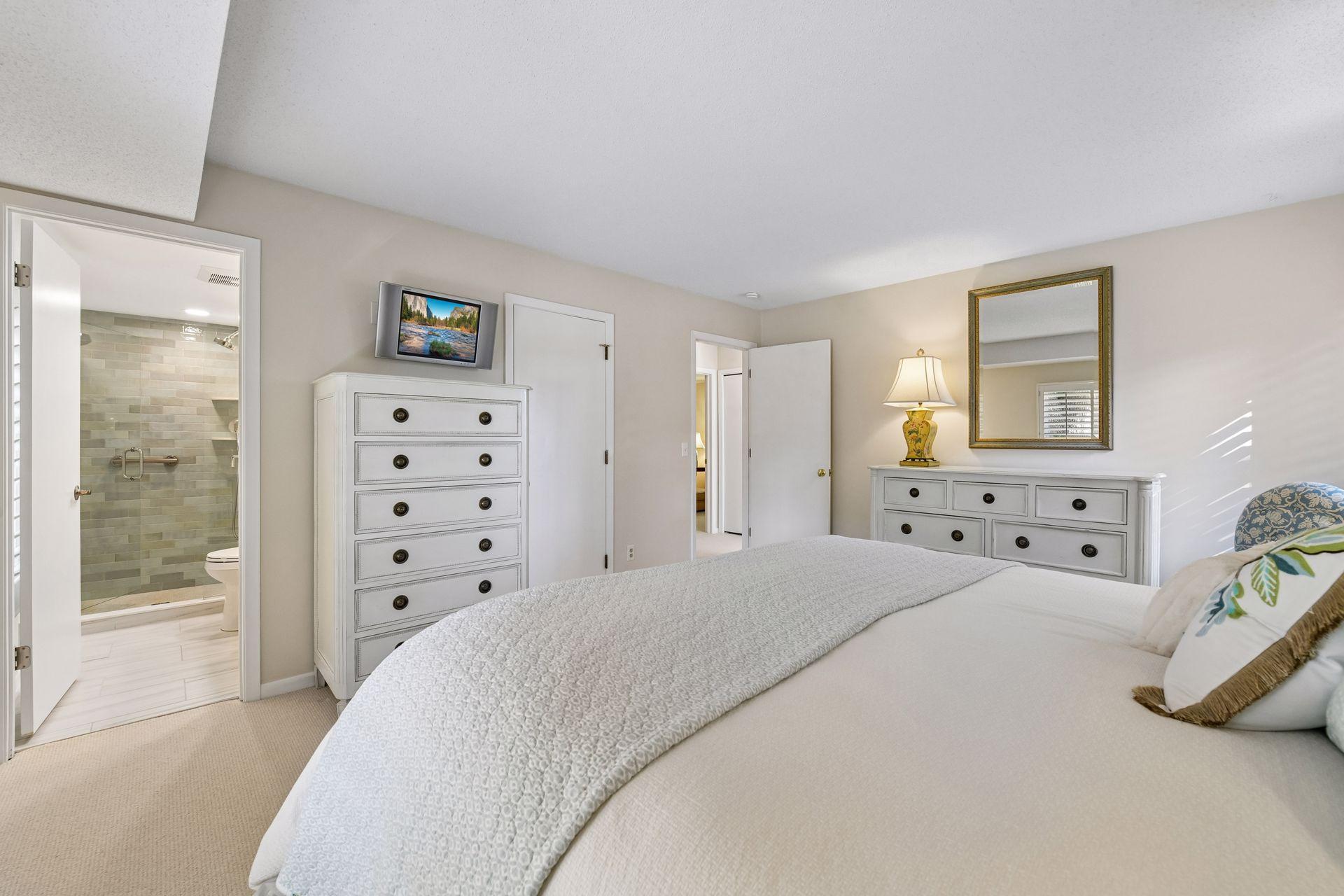 View of Residential at 6619 Londonderry Drive, Edina MN 55436, Edina (35 of 58) - Mike Wilen | Minnesota Team Real Estate