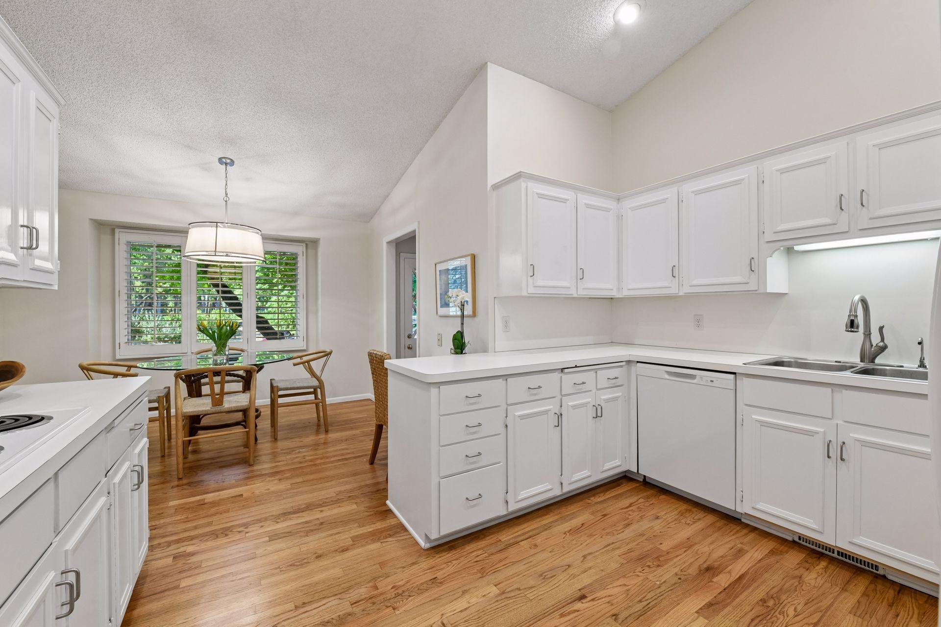 View of Residential at 6619 Londonderry Drive, Edina MN 55436, Edina (17 of 58) - Mike Wilen | Minnesota Team Real Estate