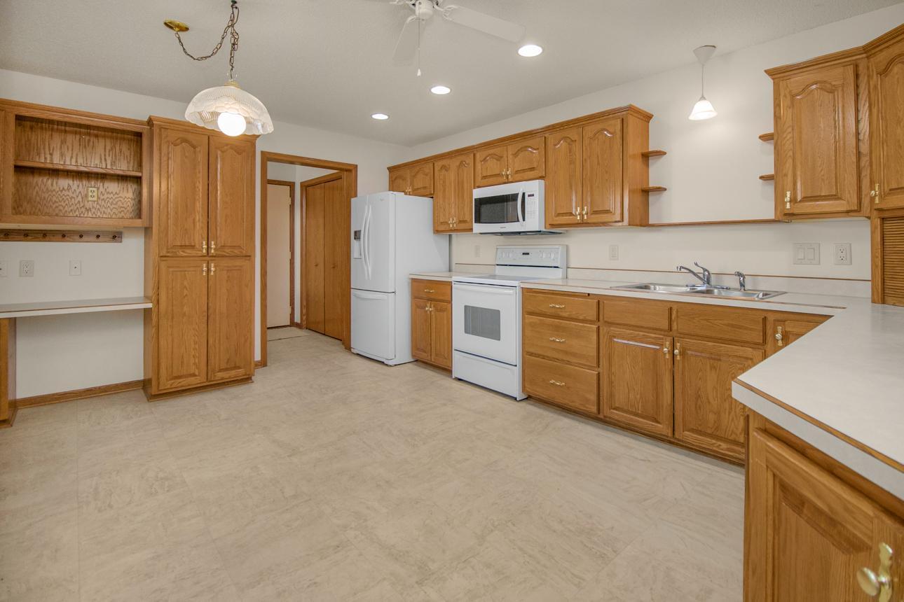 View of Residential at 2224 Pinewood Drive, Shakopee MN 55379, Shakopee (8 of 37) - Mike Wilen | Minnesota Team Real Estate