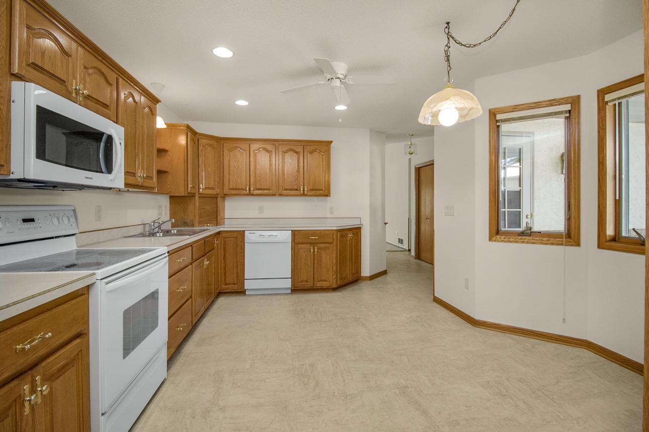 View of Residential at 2224 Pinewood Drive, Shakopee MN 55379, Shakopee (9 of 37) - Mike Wilen | Minnesota Team Real Estate