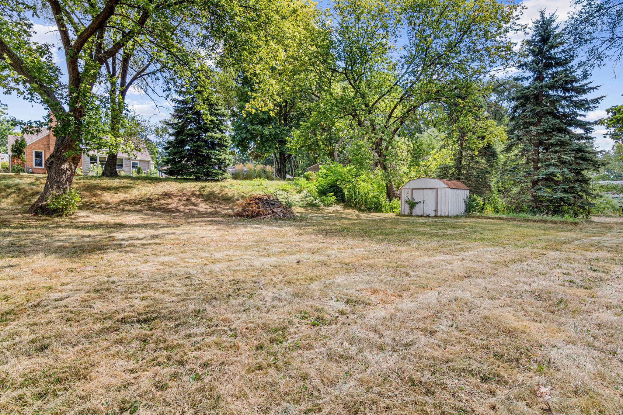 View of Residential at 1976 Radatz Avenue, Maplewood MN 55109, Maplewood (27 of 28) - Mike Wilen | Minnesota Team Real Estate