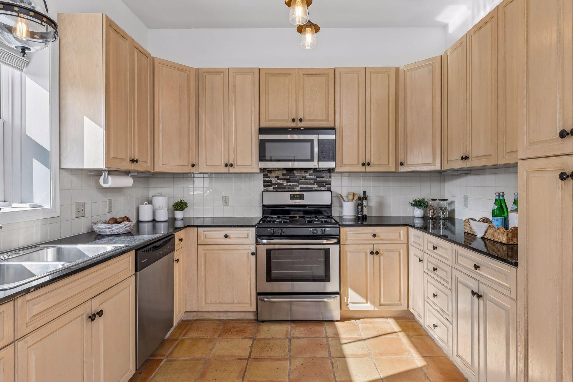 View of Residential at 3524 Hennepin Avenue #4, Minneapolis MN 55408, Minneapolis (16 of 50) - Mike Wilen | Minnesota Team Real Estate